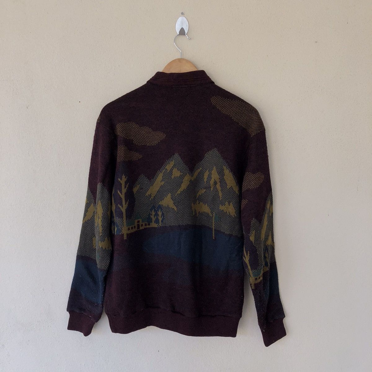 Japanese Brand VINTAGE PRINTED COLLARSWEATSHIRT DEBIERRE Size US L / EU 52-54 / 3 - 7 Thumbnail