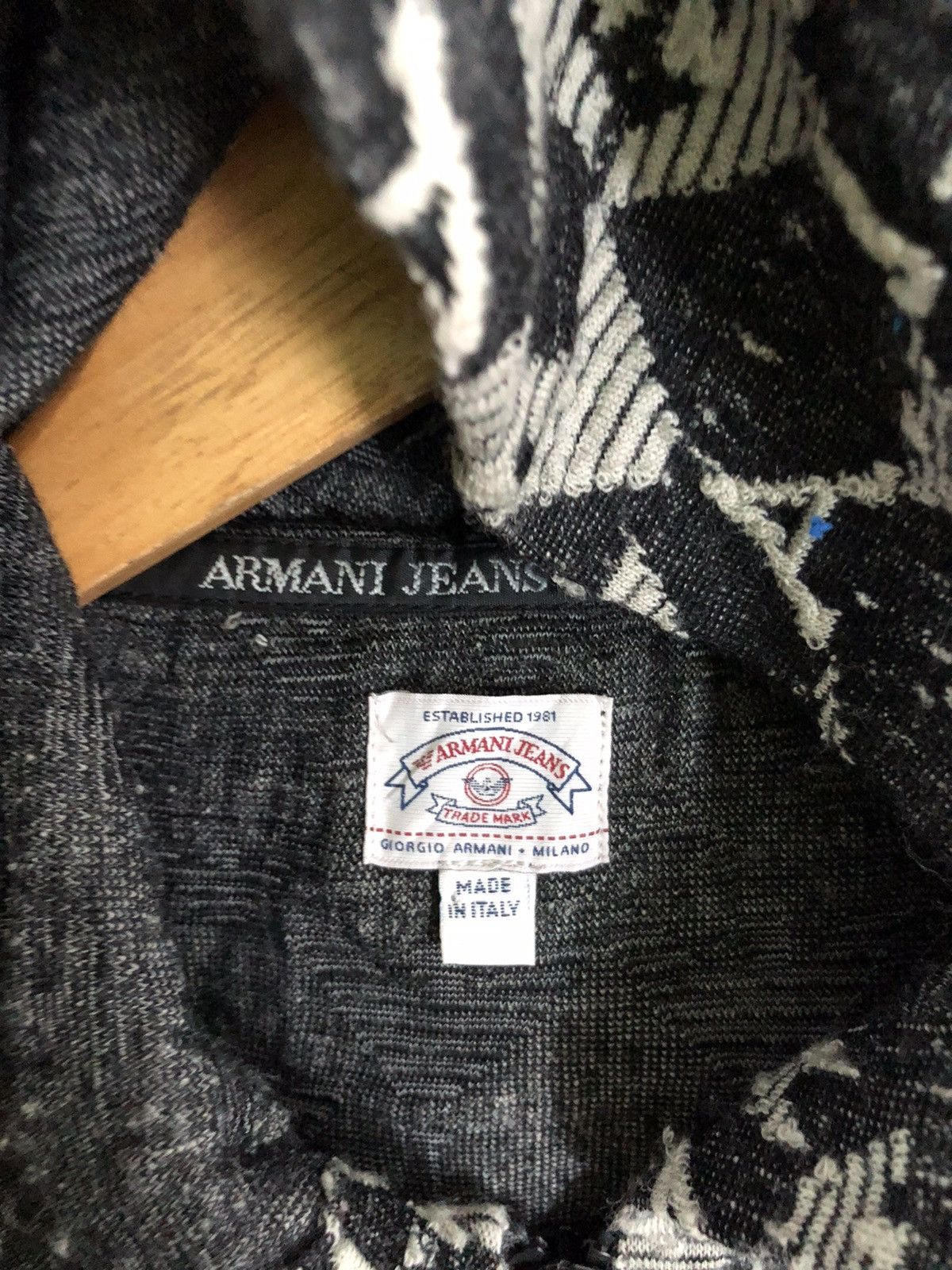 Giorgio Armani 🔥RARE GIORGIO ARMANI MANOGRAM CROP SWEAT MADE IN ITALY Size US S / EU 44-46 / 1 - 8 Thumbnail