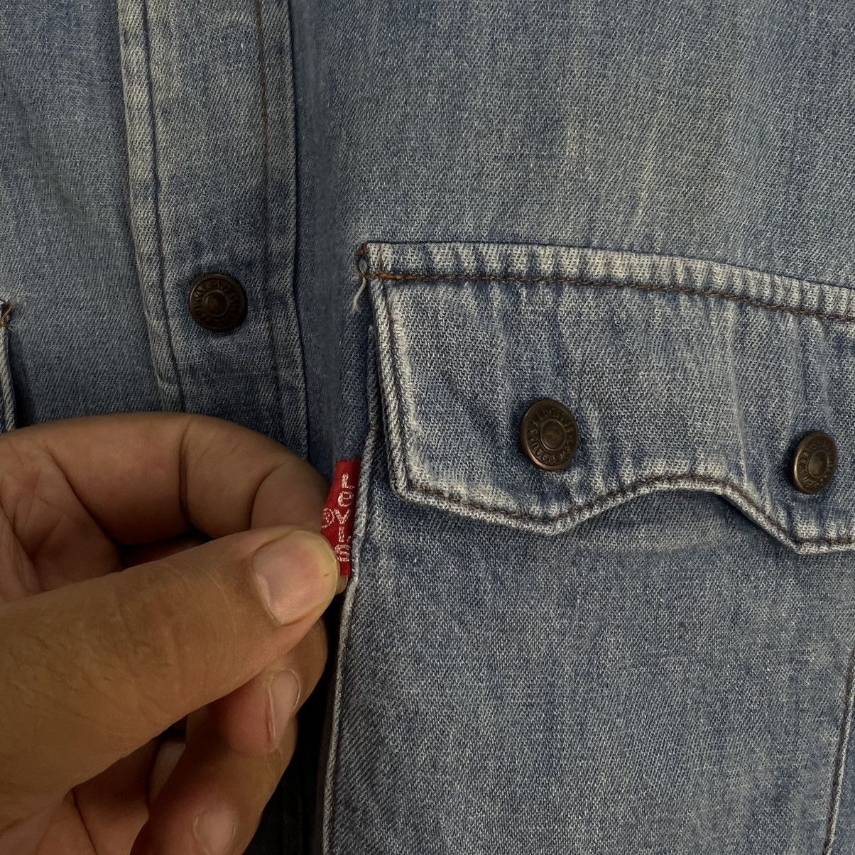 Levi's VINTAGE LEVI'S BLUE SHIRTS BUTTON UPS JEANS STYLE WEAR Size US L / EU 52-54 / 3 - 6 Thumbnail