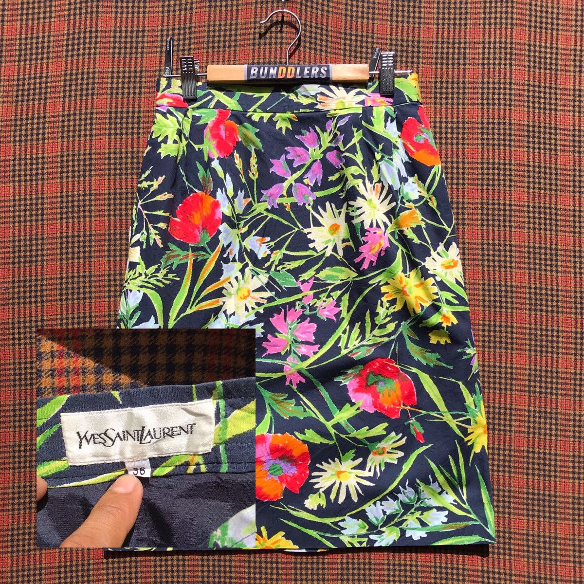 Vintage × Yves Saint Laurent Vintage Yves Saint Laurent Flowers Skirt YSL Size 26" / US 2 / IT 38 - 1 Thumbnail