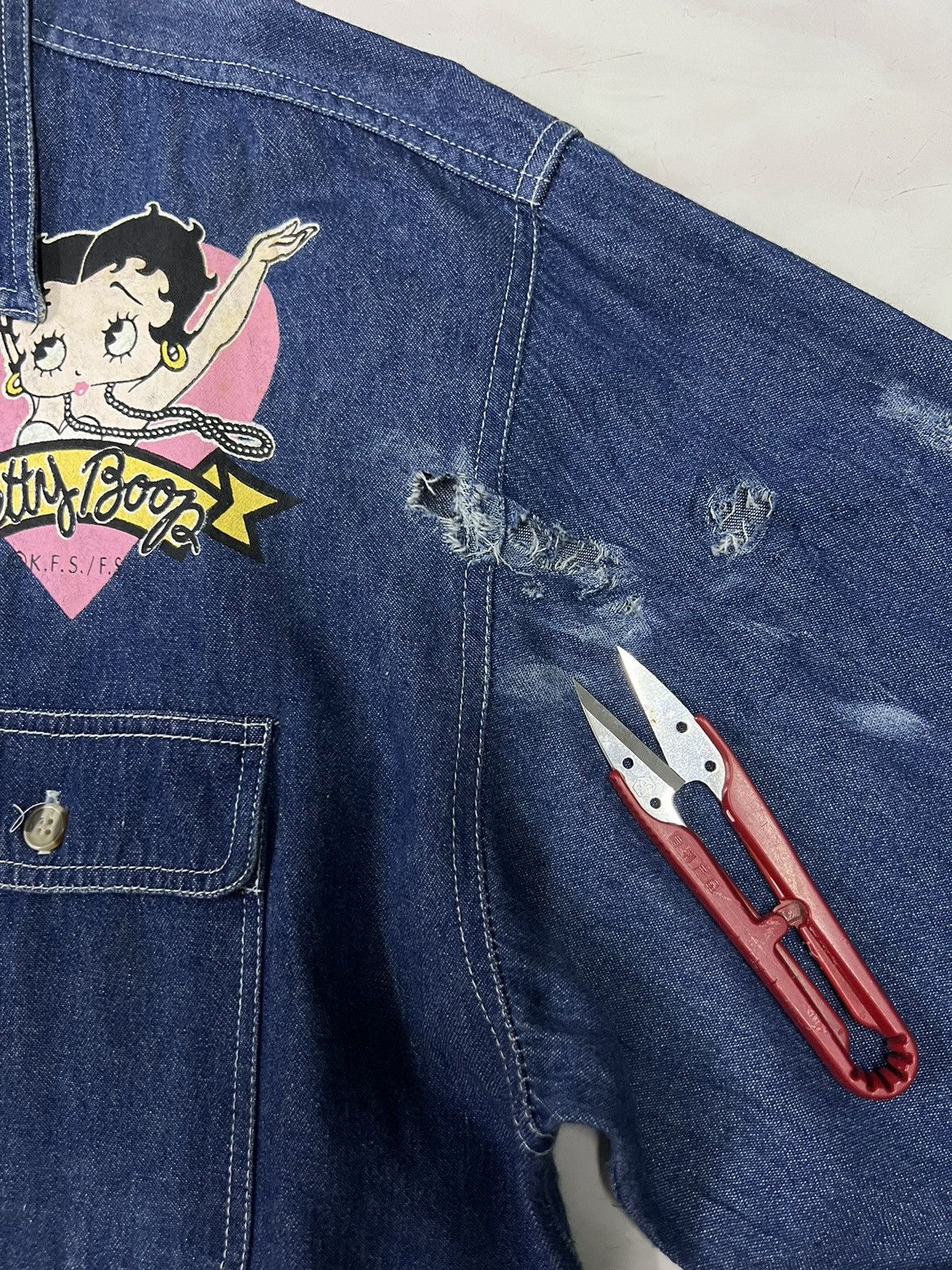 Cartoon Network Vtg Betty Boop denim Y2k distressed shirt Size US M / EU 48-50 / 2 - 7 Thumbnail