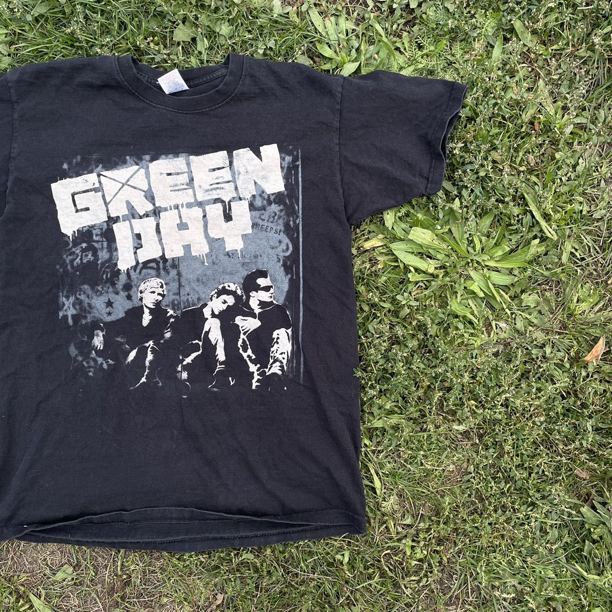 Vintage Vintage Y2K Green Day Graphic Tee Grunge Band Horror Baggy M Size US M / EU 48-50 / 2 - 2 Thumbnail
