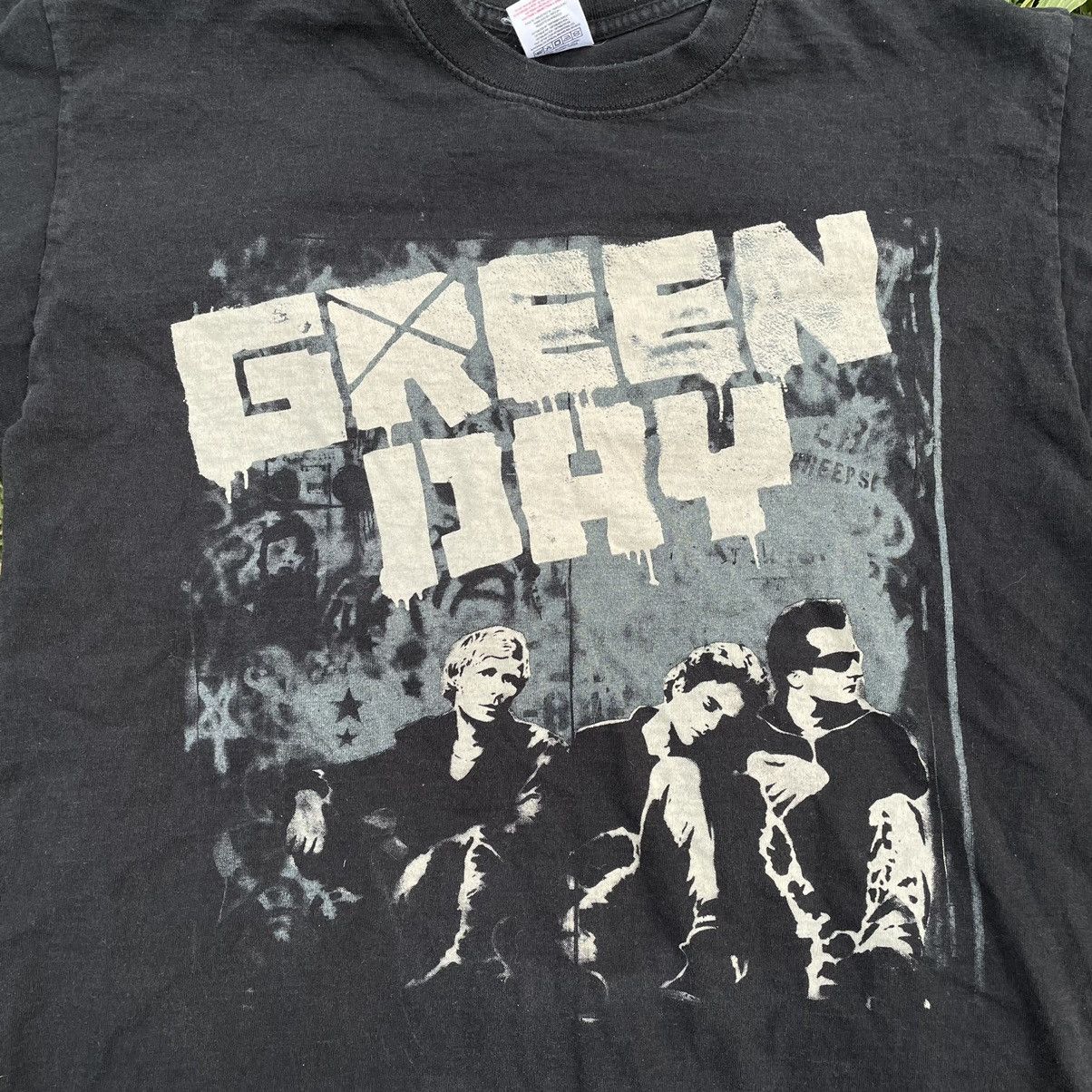 Vintage Vintage Y2K Green Day Graphic Tee Grunge Band Horror Baggy M Size US M / EU 48-50 / 2 - 4 Thumbnail