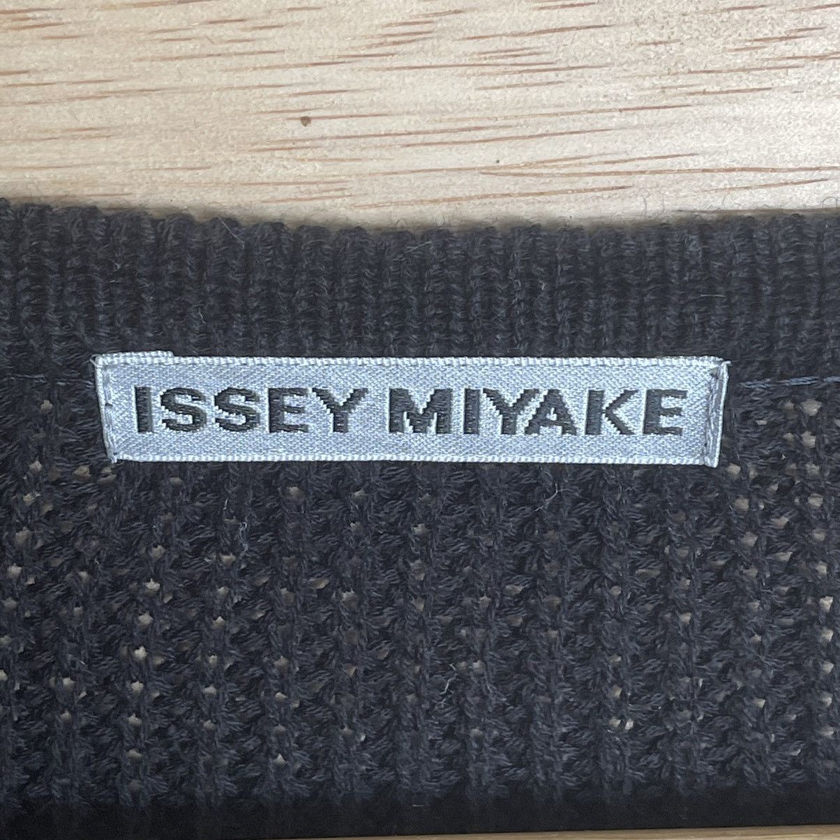 Issey Miyake × Japanese Brand × Tsumori Chisato Issey Miyake Black Button Up Knit Size US M / EU 48-50 / 2 - 9 Thumbnail