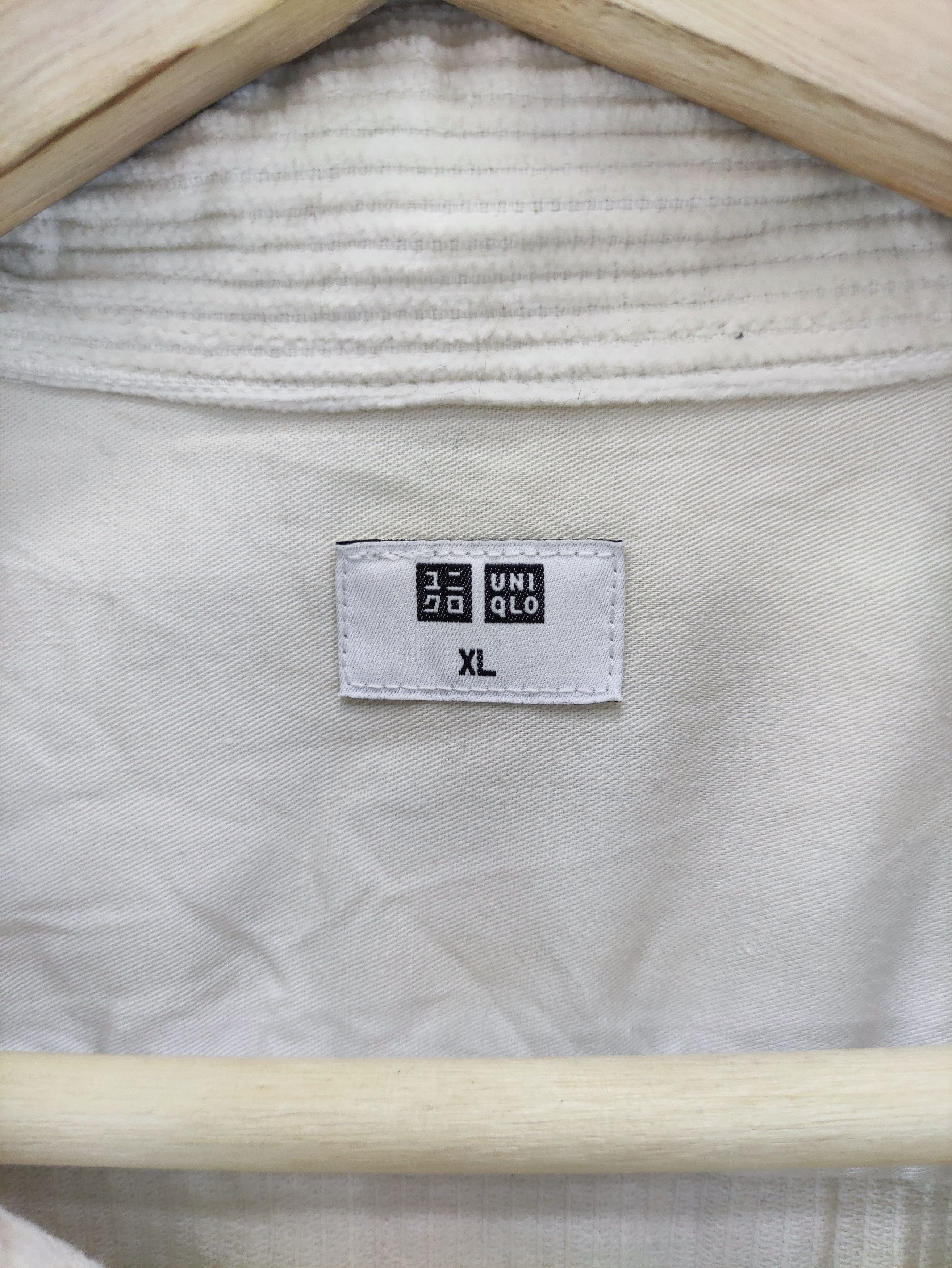 Uniqlo Uniqlo Corduroy Shirt Button Up Long Sleeve Size US XL / EU 56 / 4 - 2 Thumbnail