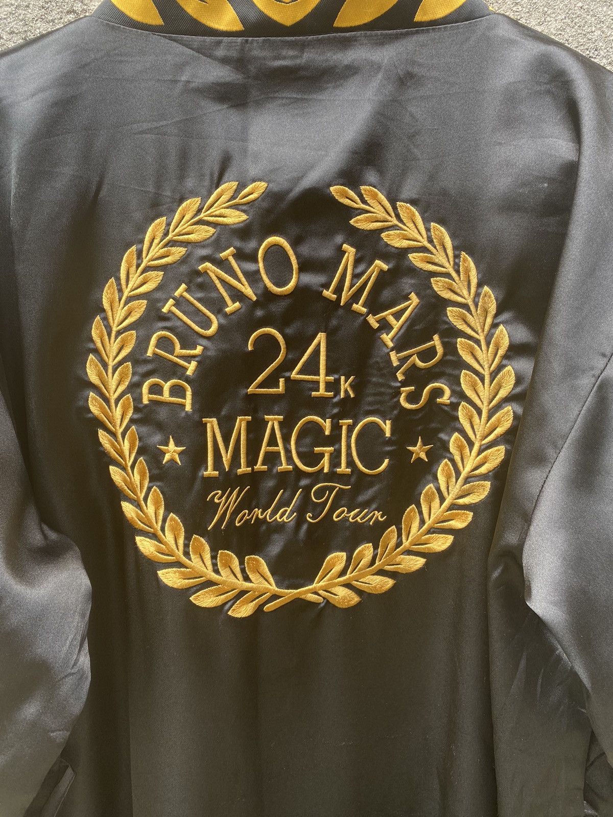 Band Tees Bruno Mars XXIV 24k Magic Concert Silky Satin Robe Size US L / EU 52-54 / 3 - 5 Thumbnail