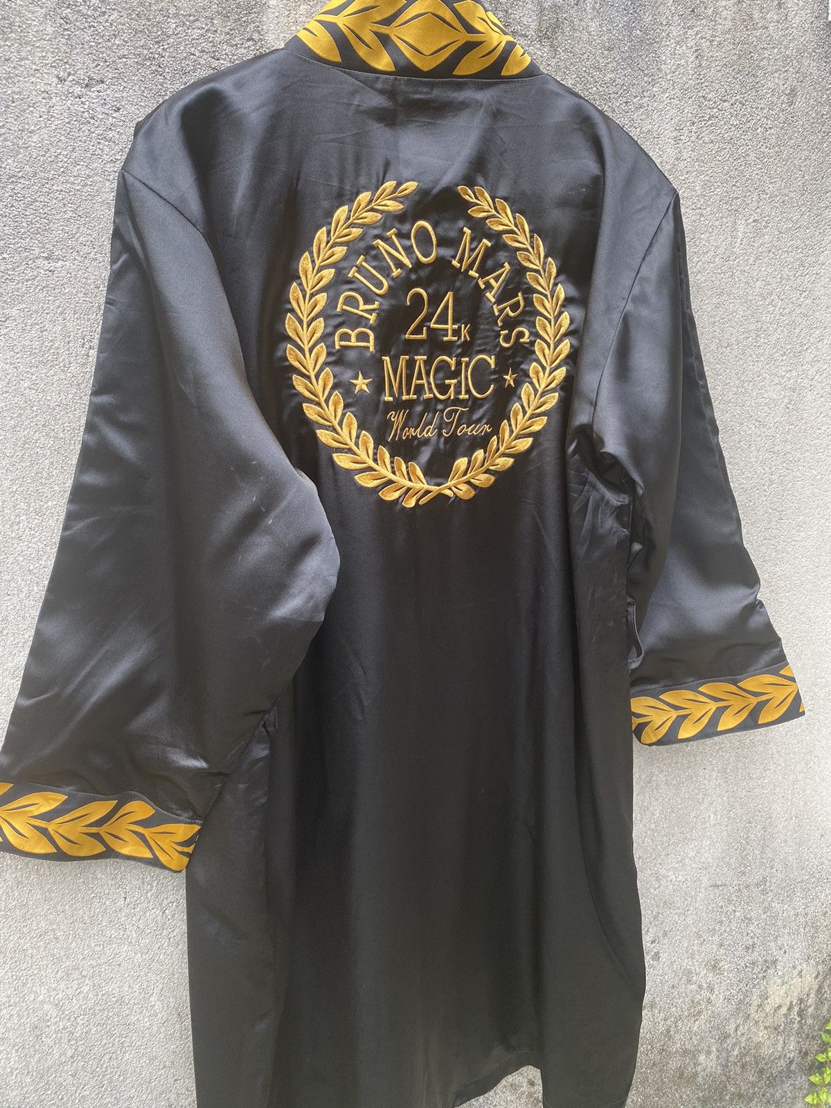 Band Tees Bruno Mars XXIV 24k Magic Concert Silky Satin Robe Size US L / EU 52-54 / 3 - 4 Thumbnail