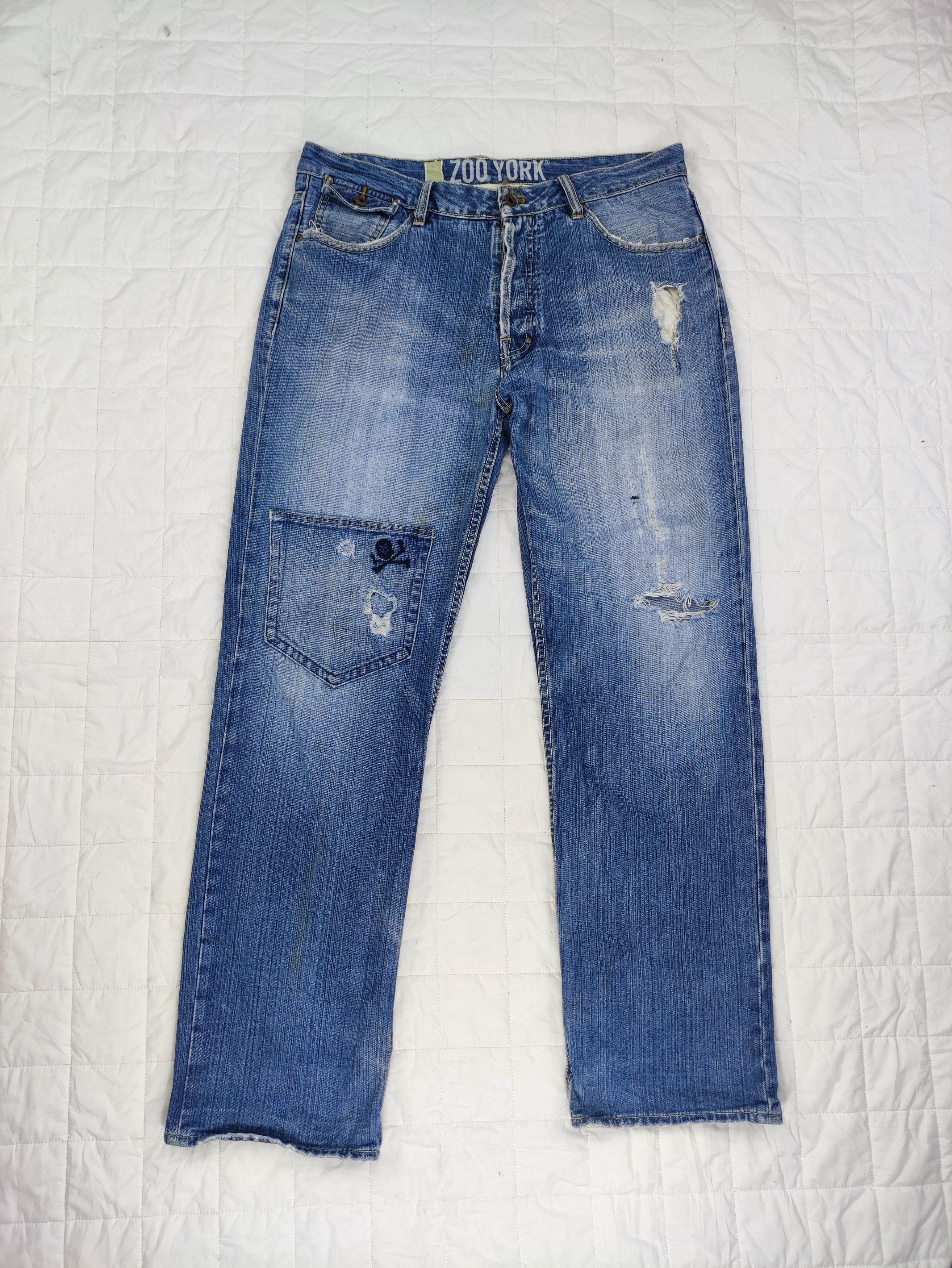 image of Vintage Zoo York Knee Pocket Faded Light Washed Jeans, Men's (Size 37)
