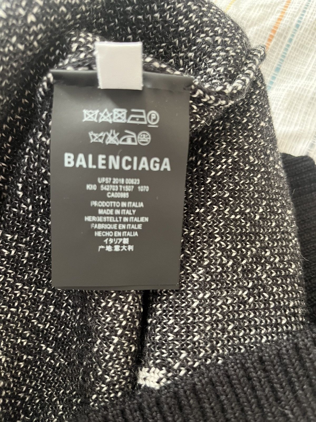 Balenciaga 2018 WFP oversized knit Size US M / EU 48-50 / 2 - 4 Thumbnail