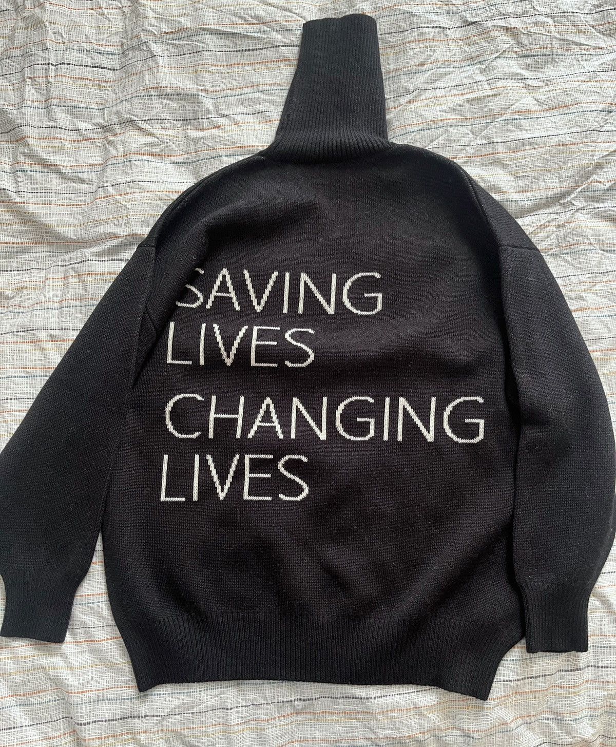 Balenciaga 2018 WFP oversized knit Size US M / EU 48-50 / 2 - 2 Thumbnail