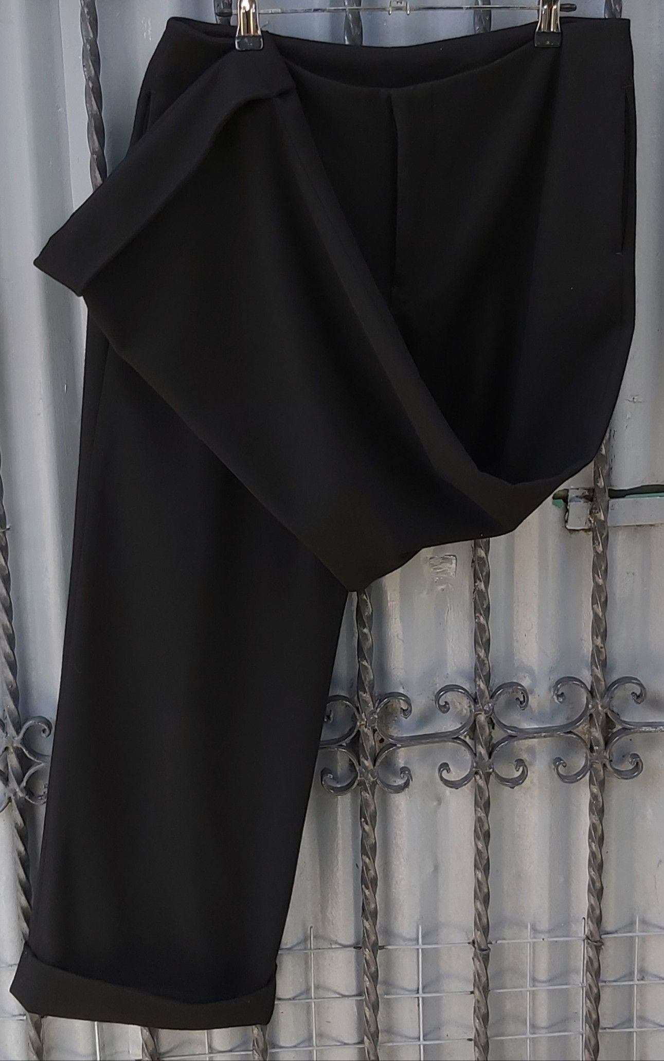 Yohji Yamamoto Yohji Yamamoto Cuffed Hem Wool Trousers Size 32" / US 10 / IT 46 - 1 Thumbnail