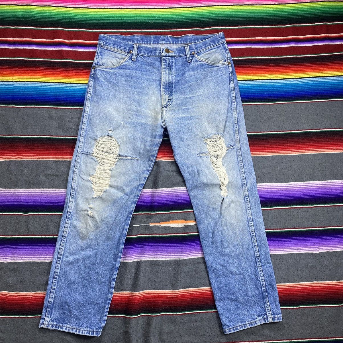 Vintage Vintage Wrangler Light Washed Distressed Denim Size US 36 / EU 52 - 1 Thumbnail