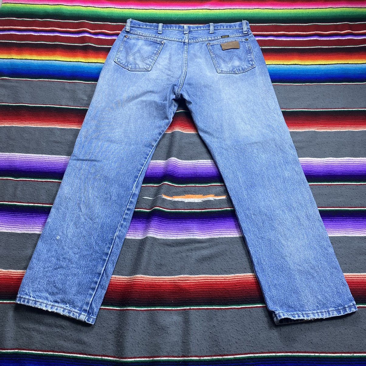 Vintage Vintage Wrangler Light Washed Distressed Denim Size US 36 / EU 52 - 11 Thumbnail