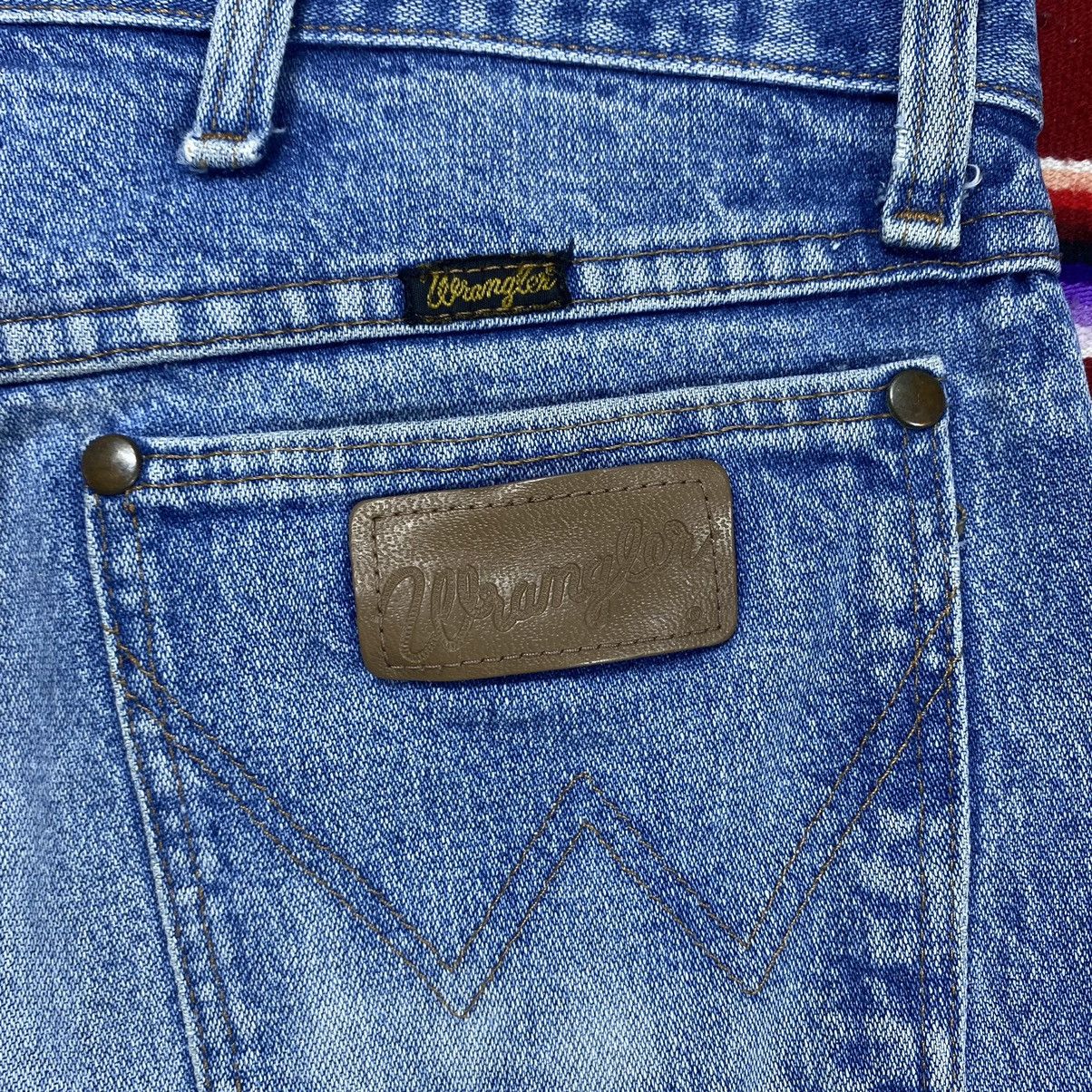 Vintage Vintage Wrangler Light Washed Distressed Denim Size US 36 / EU 52 - 10 Thumbnail