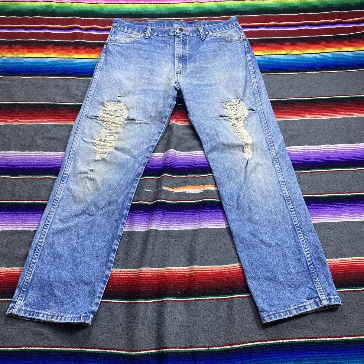 Vintage Vintage Wrangler Light Washed Distressed Denim Size US 36 / EU 52 - 3 Thumbnail