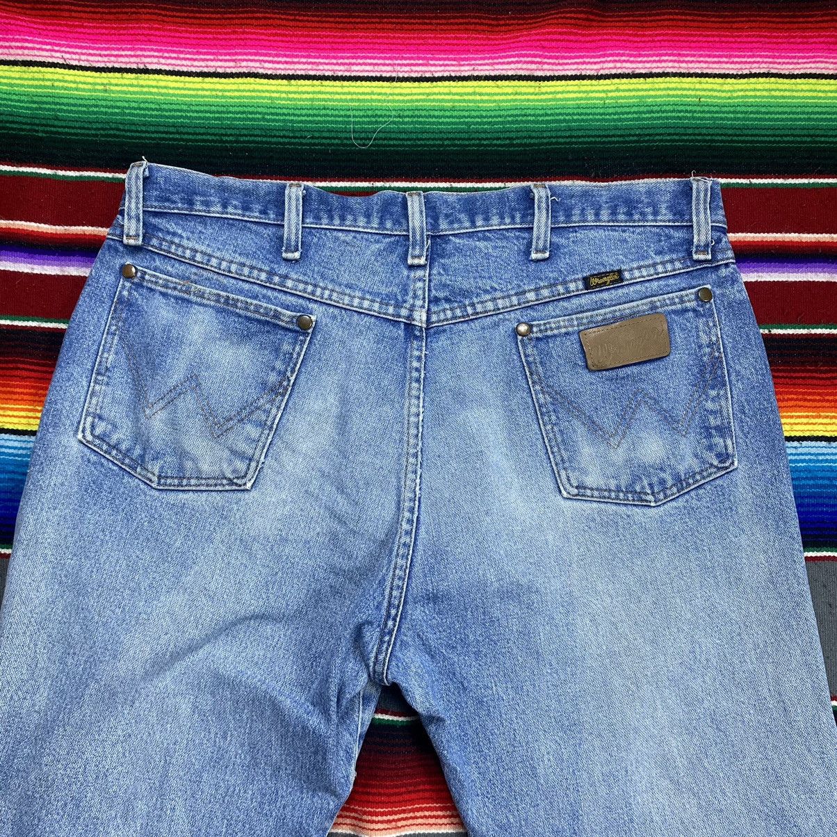 Vintage Vintage Wrangler Light Washed Distressed Denim Size US 36 / EU 52 - 9 Thumbnail