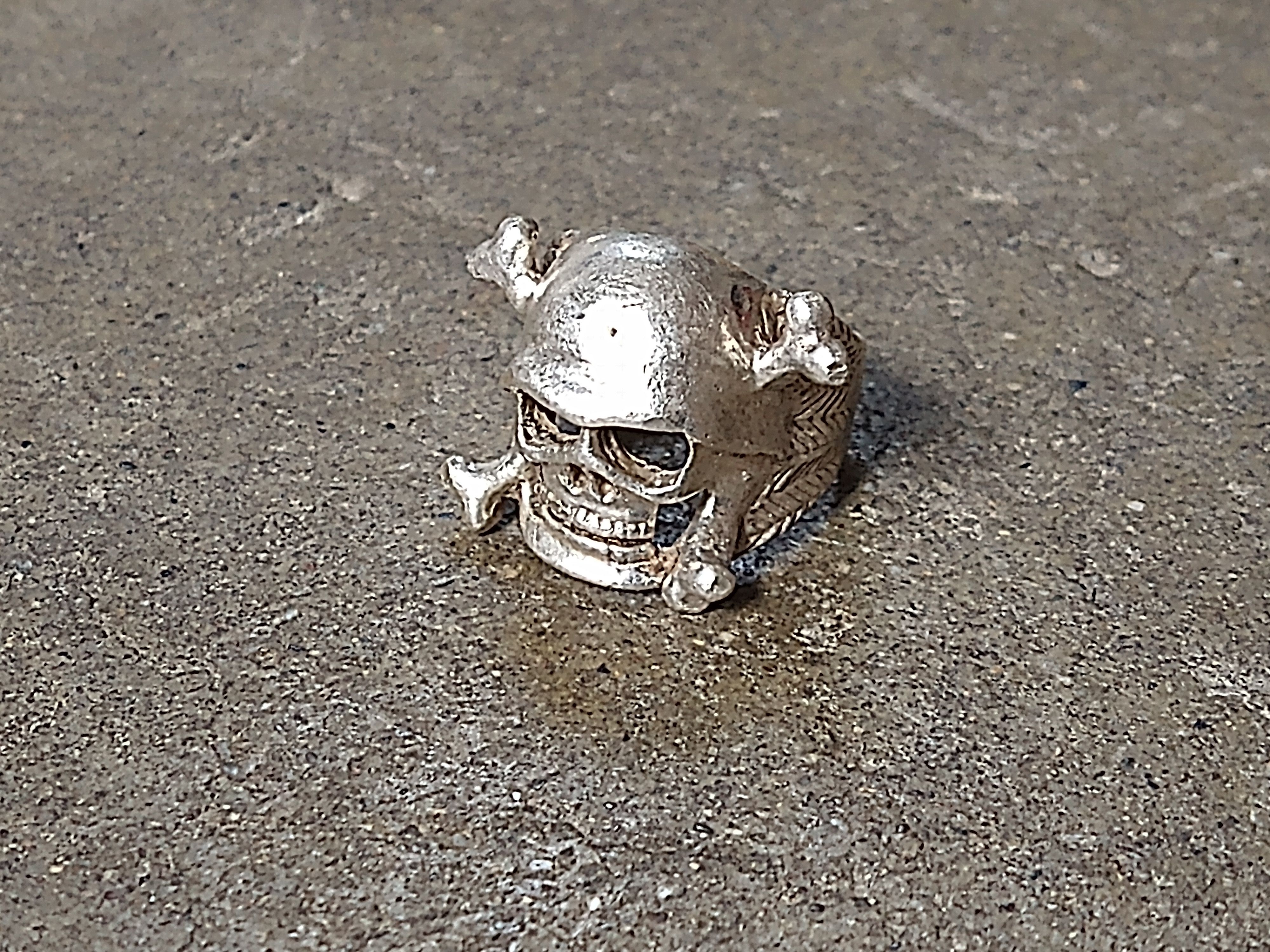 Jewelry Vintage Sterling Silver Ring Skull Biker Size 9.25 Skeleton Size ONE SIZE - 2 Thumbnail