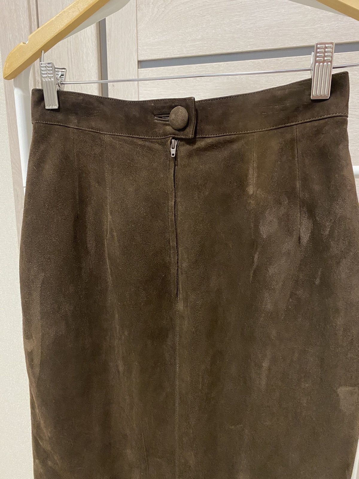 Leather × Salvatore Ferragamo × Vintage Salvatore Ferragamo Vintage Made in Italy Leather Skirt Size 42" / US 20 - 10 Thumbnail