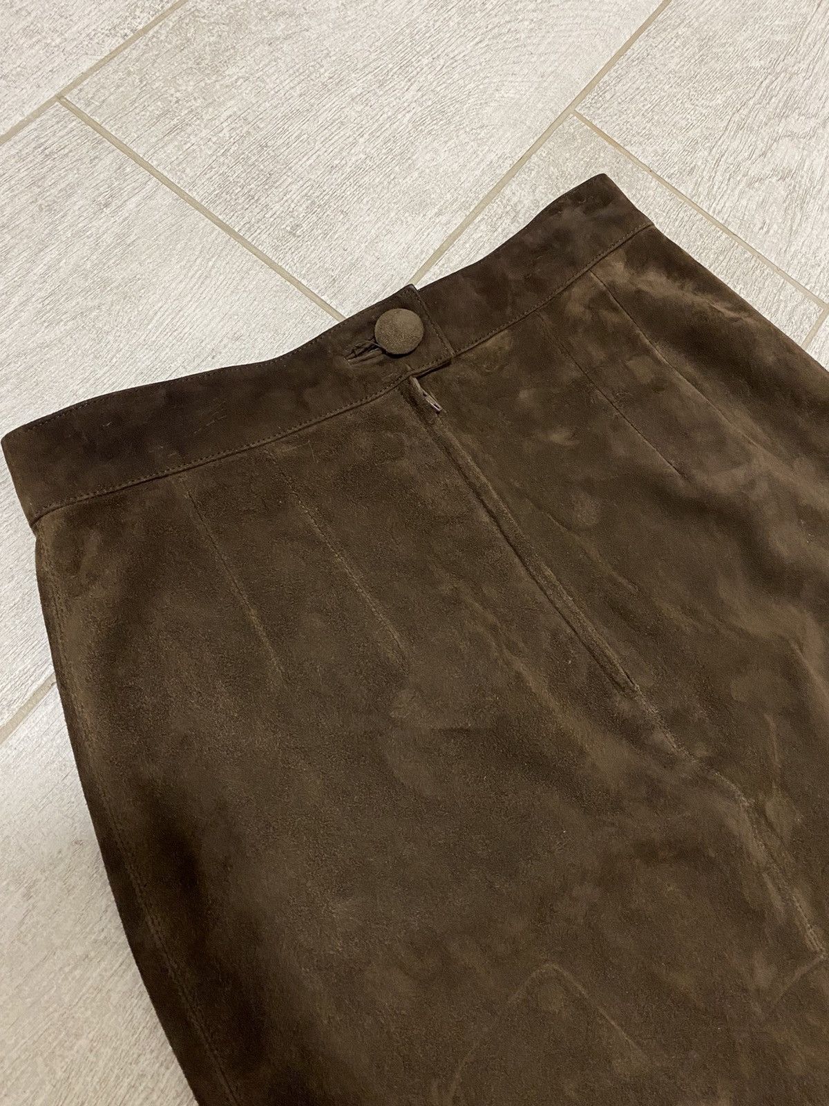 Leather × Salvatore Ferragamo × Vintage Salvatore Ferragamo Vintage Made in Italy Leather Skirt Size 42" / US 20 - 14 Thumbnail