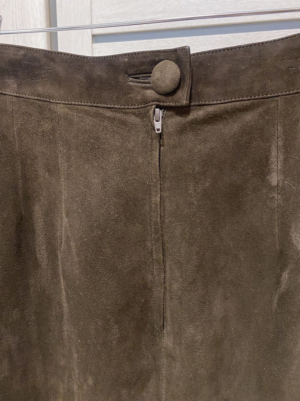 Leather × Salvatore Ferragamo × Vintage Salvatore Ferragamo Vintage Made in Italy Leather Skirt Size 42" / US 20 - 15 Thumbnail
