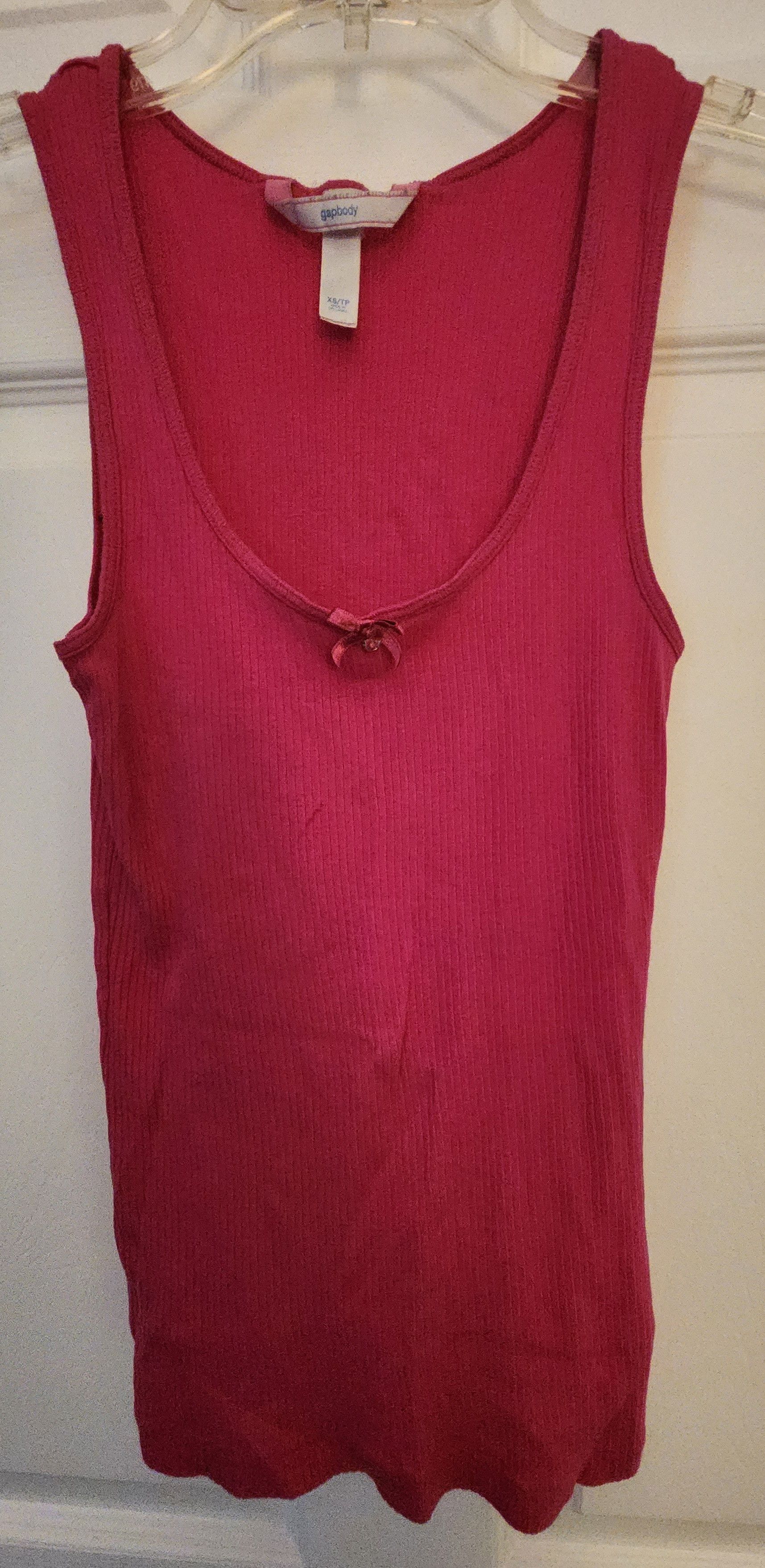 Gap Gap Body Women's Pink Ribbed Rhinestone Bow Tank Size XS Size XS / US 0-2 / IT 36-38 - 1 Thumbnail