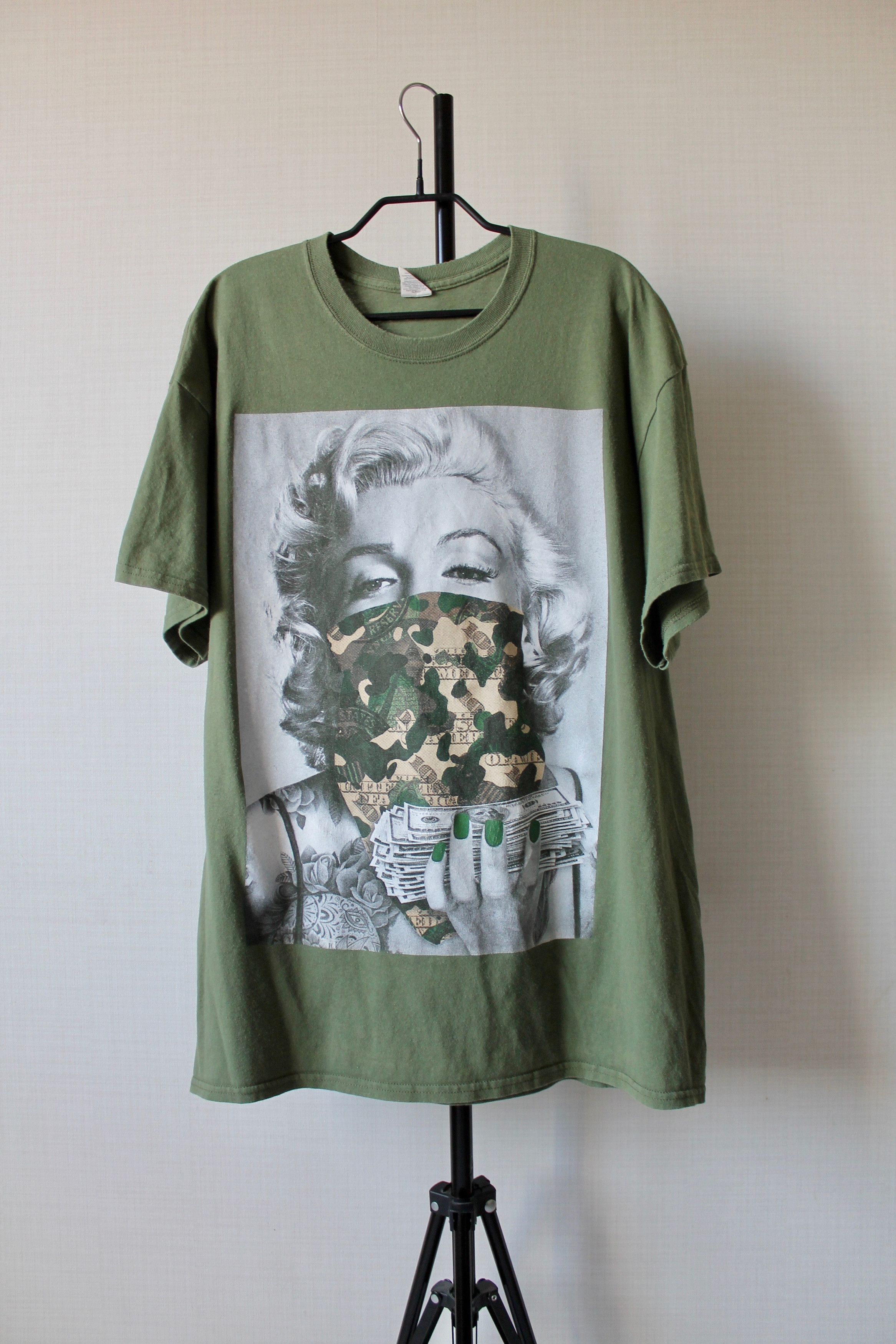 Vintage Marilyn Monroe Dollars Bandana Green Heavy Cotton T Shirt Size US XL / EU 56 / 4 - 1 Thumbnail