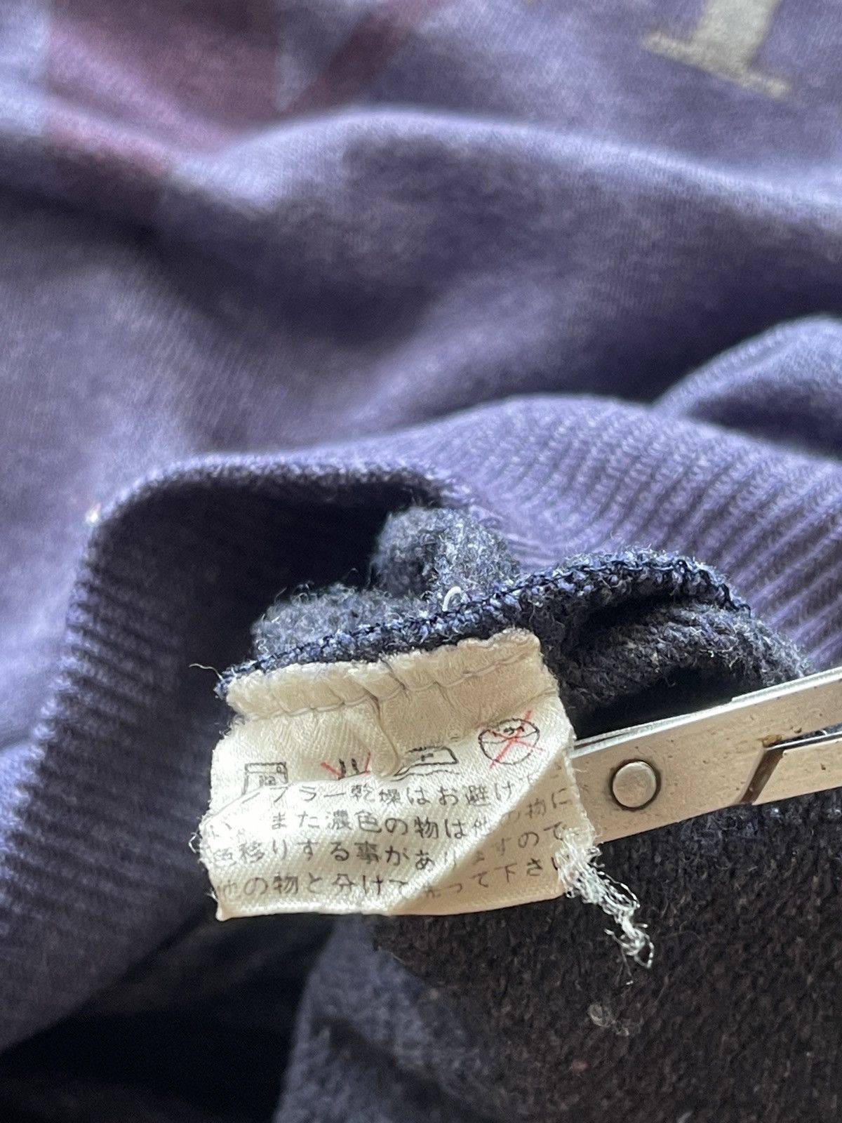 Valentino Valentino Sunfaded Big Logo Sweatshirts Size US L / EU 52-54 / 3 - 11 Thumbnail