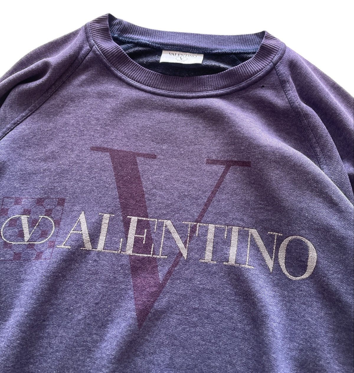Valentino Valentino Sunfaded Big Logo Sweatshirts Size US L / EU 52-54 / 3 - 5 Thumbnail