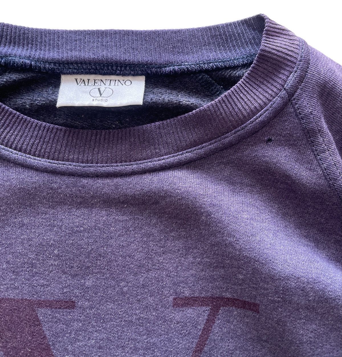 Valentino Valentino Sunfaded Big Logo Sweatshirts Size US L / EU 52-54 / 3 - 6 Thumbnail