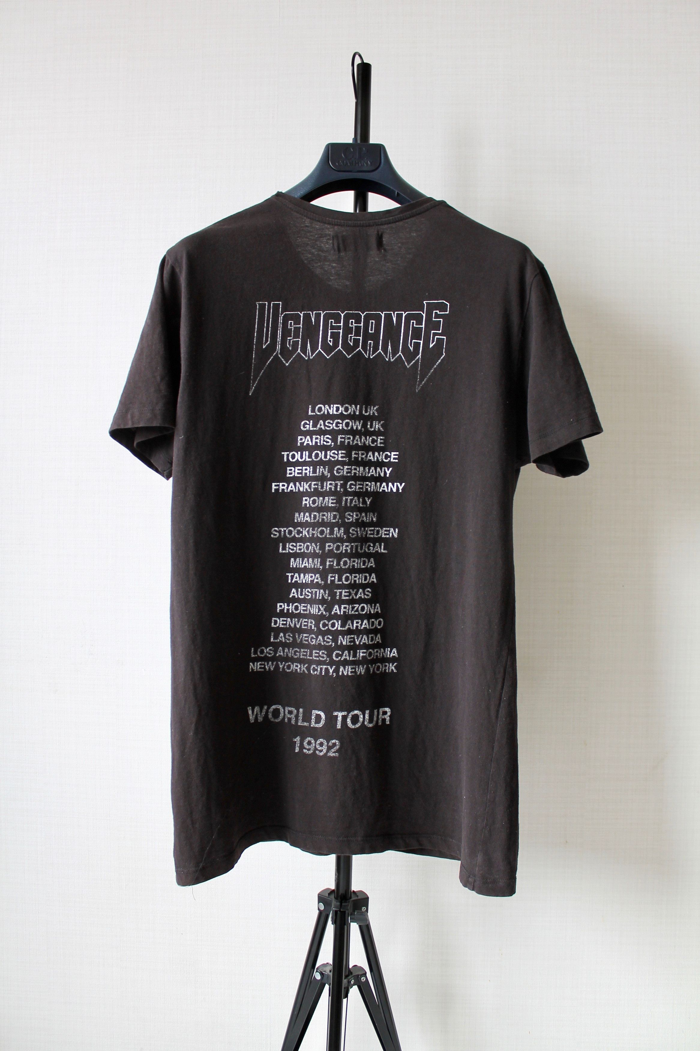 Band Tees Vengeance World tour 1992 REPRINTt shirt Faded Black Worn Size US S / EU 44-46 / 1 - 6 Thumbnail