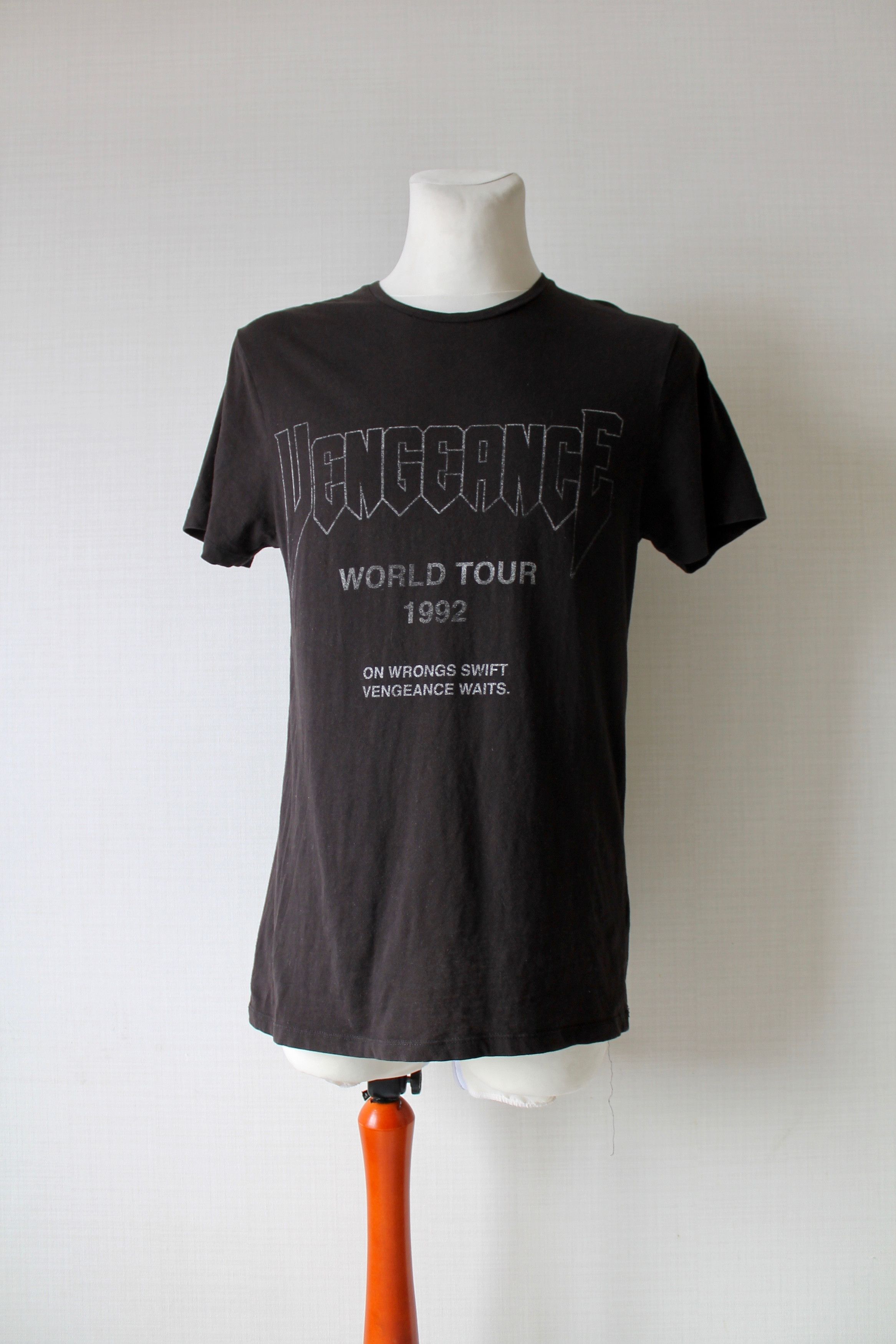 Band Tees Vengeance World tour 1992 REPRINTt shirt Faded Black Worn Size US S / EU 44-46 / 1 - 2 Thumbnail
