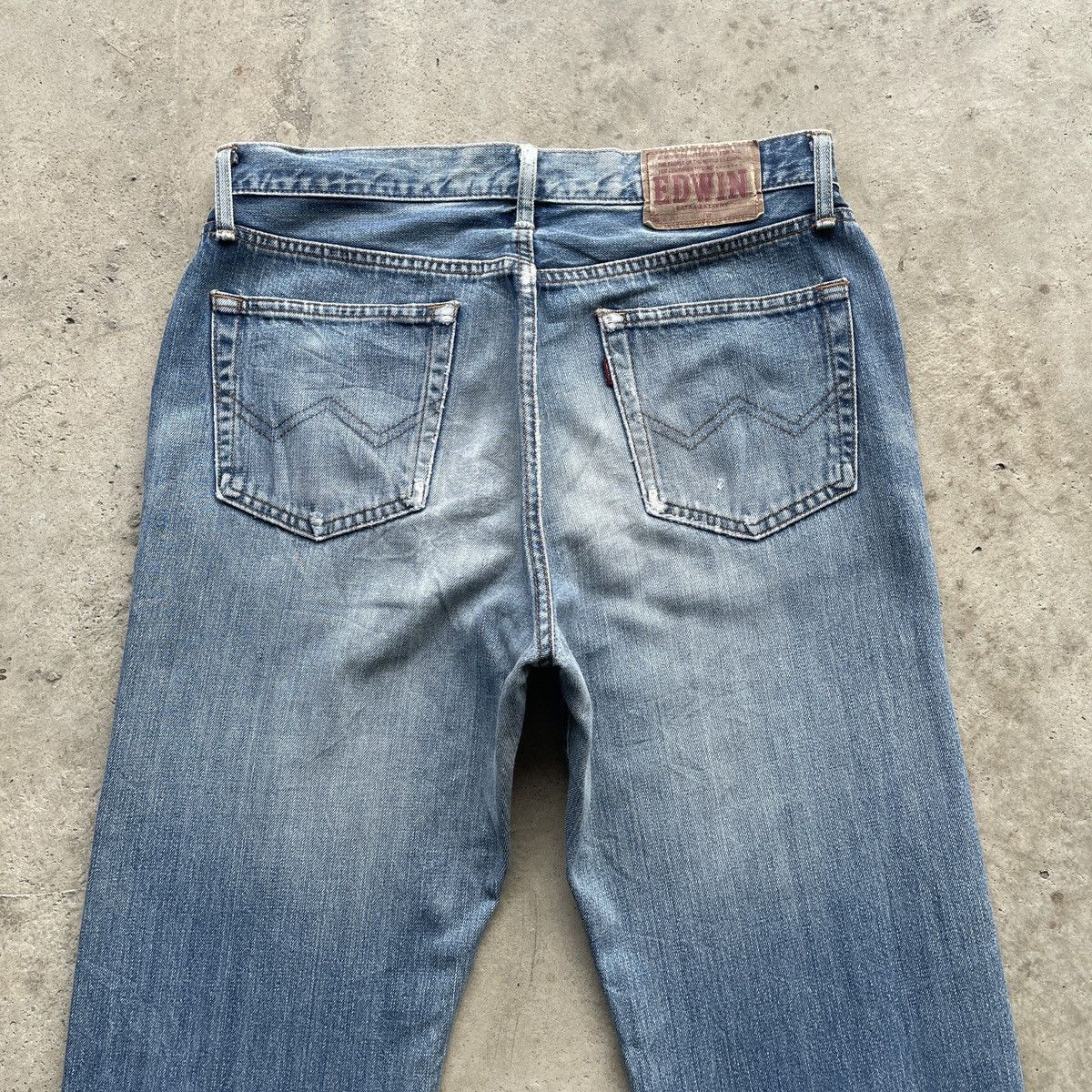 Japanese Brand 90s Vintage Edwin 503 Faded Distressed Denim Jeans Pants W31 Size US 31 - 12 Thumbnail