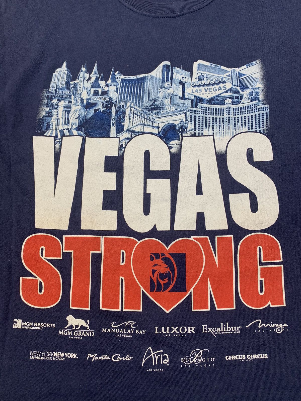 Other Vintage Y2K Vegas Strong tee big logo streetwear size XL Size US XL / EU 56 / 4 - 3 Thumbnail