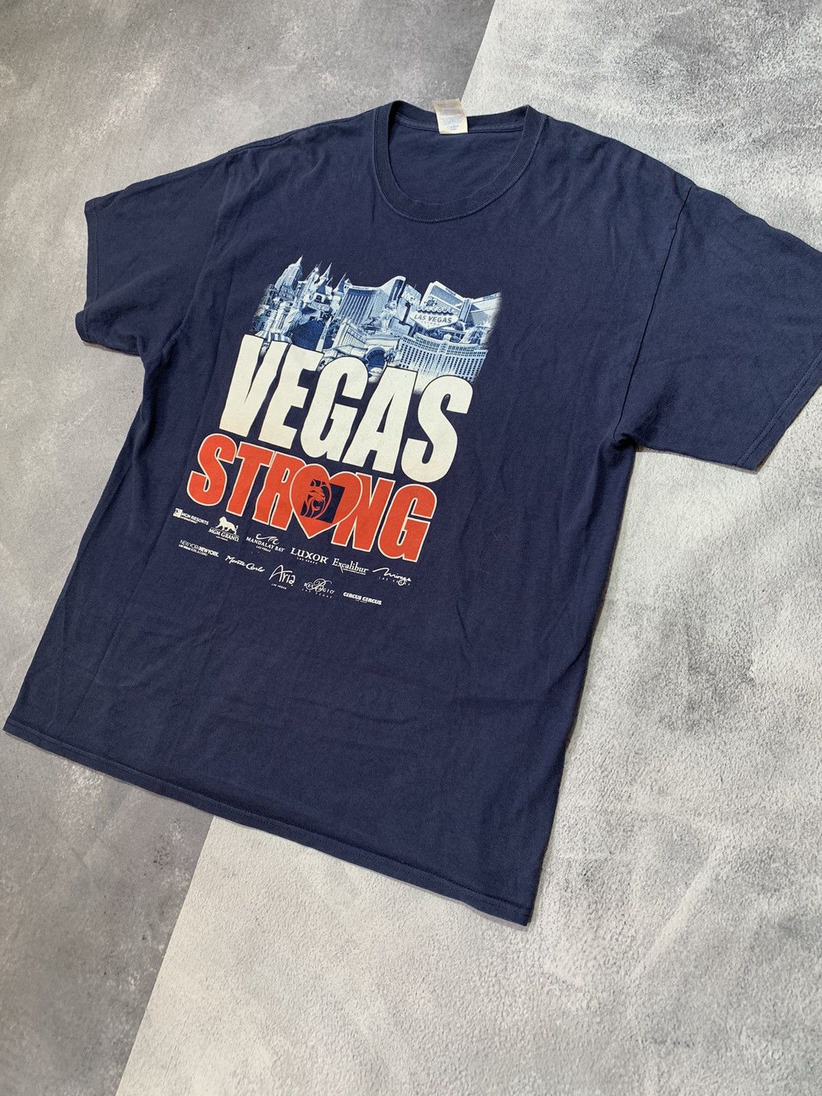 Other Vintage Y2K Vegas Strong tee big logo streetwear size XL Size US XL / EU 56 / 4 - 2 Thumbnail