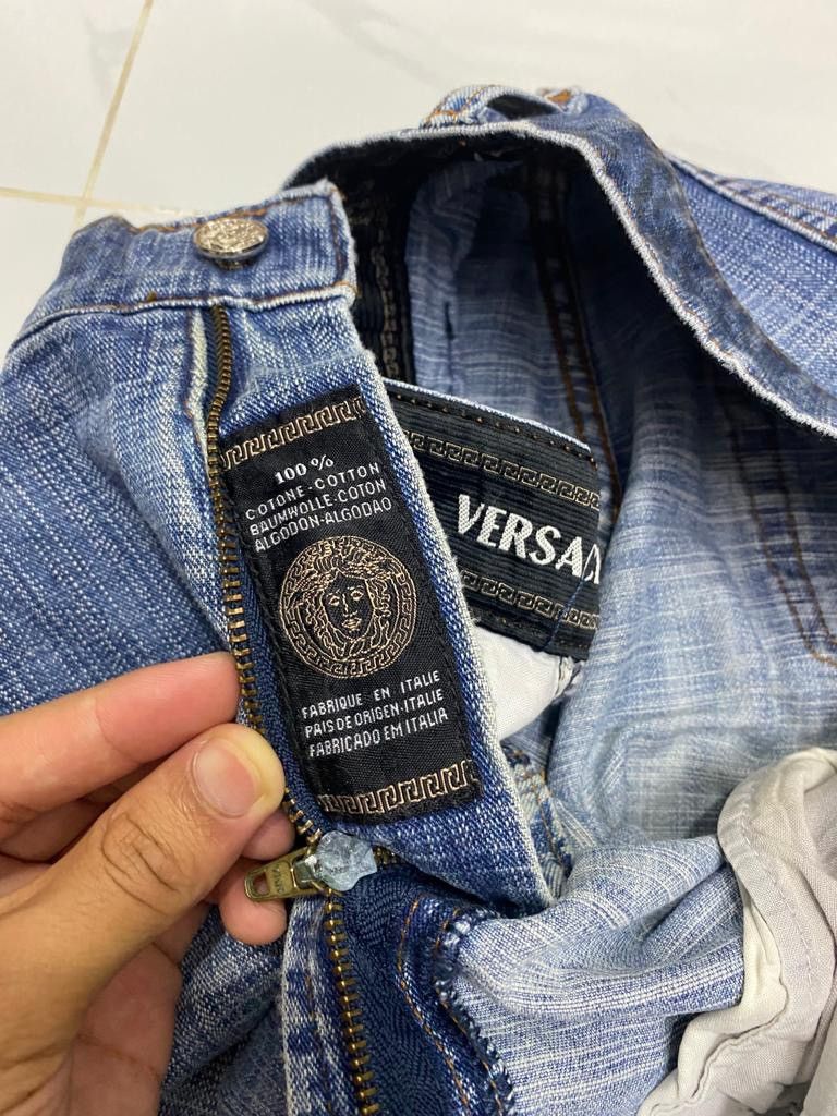 Versace BAGGY🔥VERSACE JEANS COUTURE DISTRESSED BAGGY DENIM JEANS Size US 33 - 10 Thumbnail