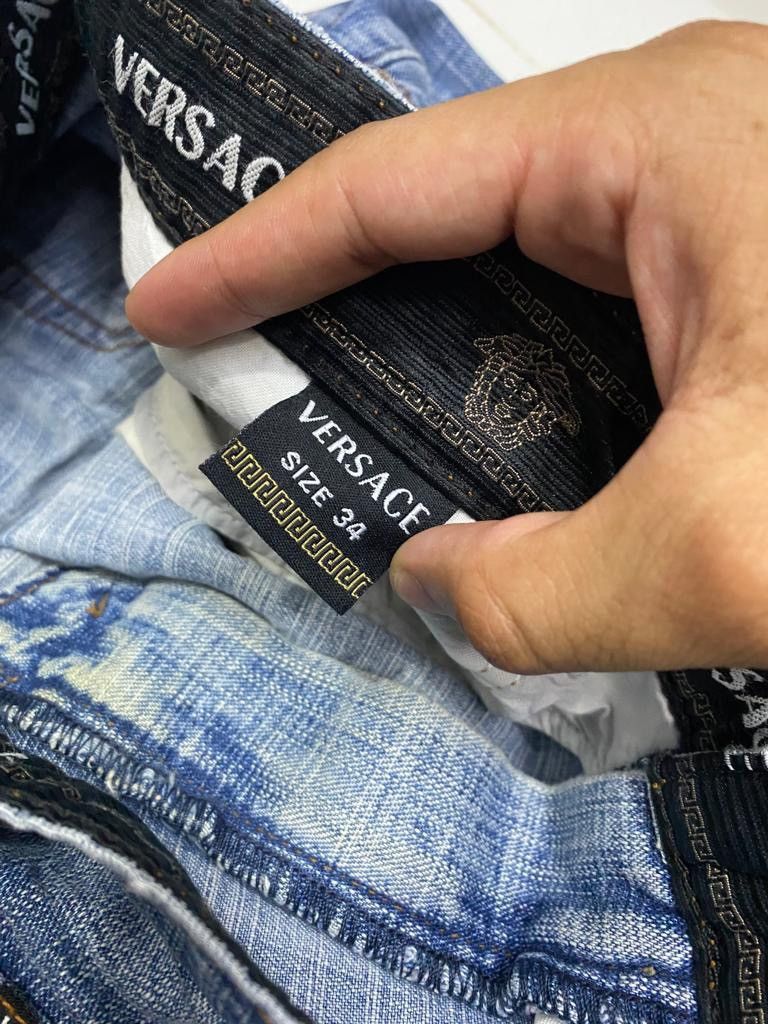 Versace BAGGY🔥VERSACE JEANS COUTURE DISTRESSED BAGGY DENIM JEANS Size US 33 - 14 Thumbnail