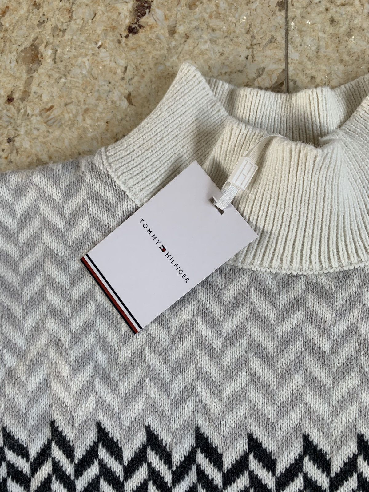 Tommy Hilfiger Geo Fair Isle Sweater Size US XL / EU 56 / 4 - 12 Thumbnail