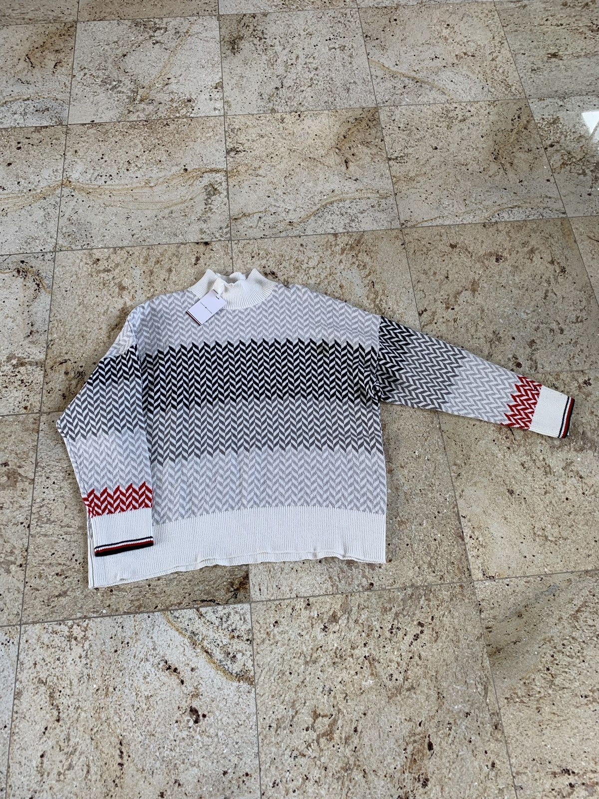 Tommy Hilfiger Geo Fair Isle Sweater Size US XL / EU 56 / 4 - 1 Thumbnail