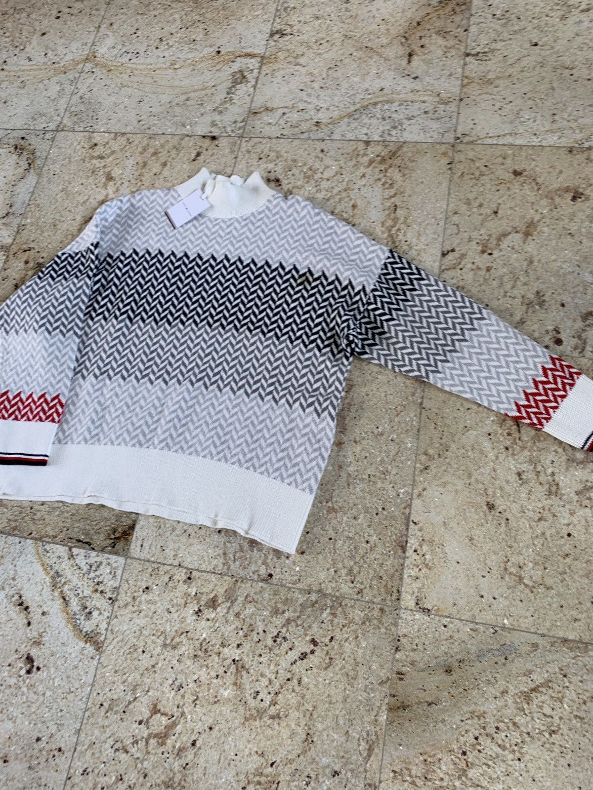 Tommy Hilfiger Geo Fair Isle Sweater Size US XL / EU 56 / 4 - 11 Thumbnail