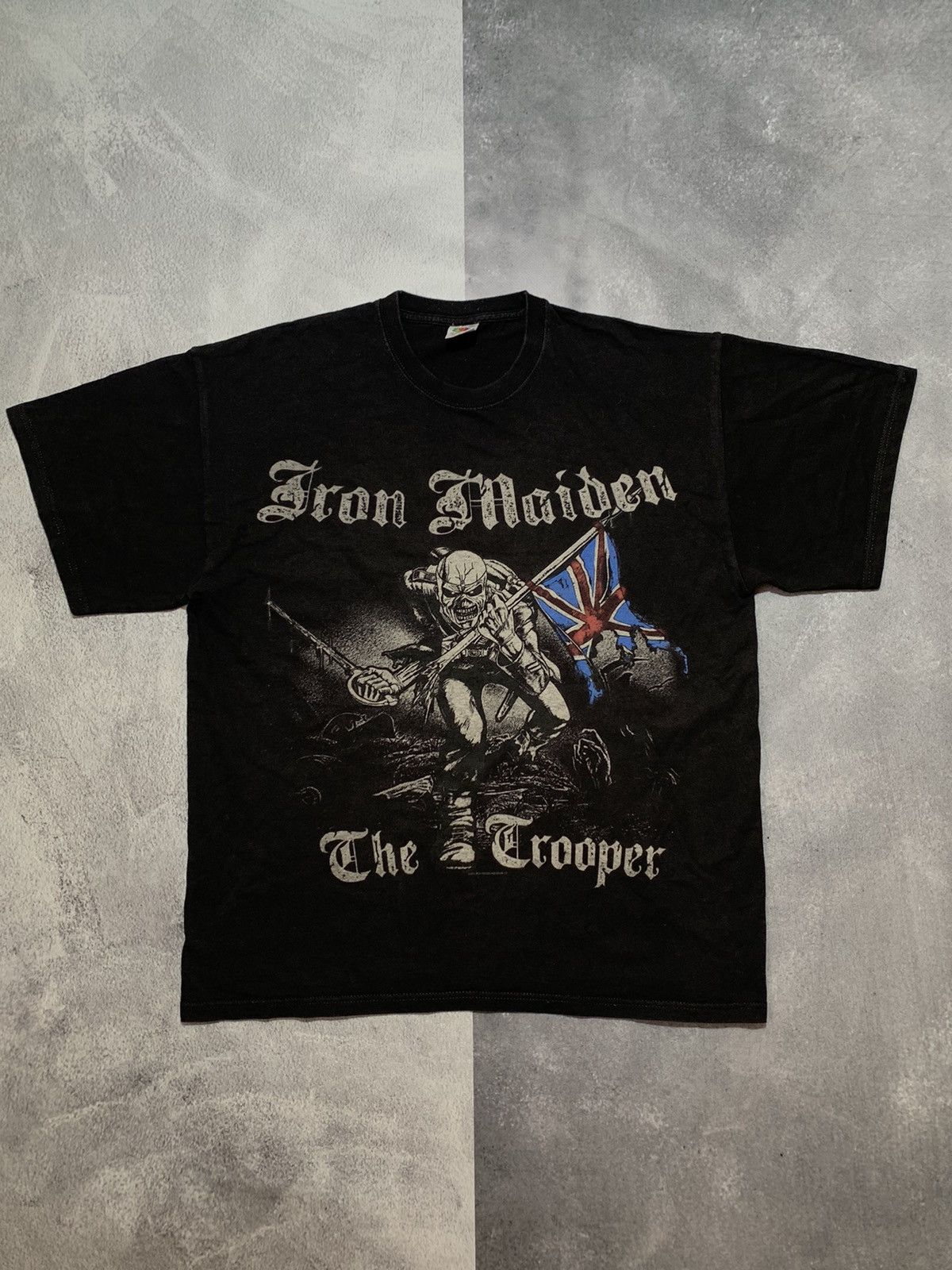 Band Tees Vintage 90s Iron Maiden band tee big logo streetwear size XL Size US XL / EU 56 / 4 - 1 Thumbnail