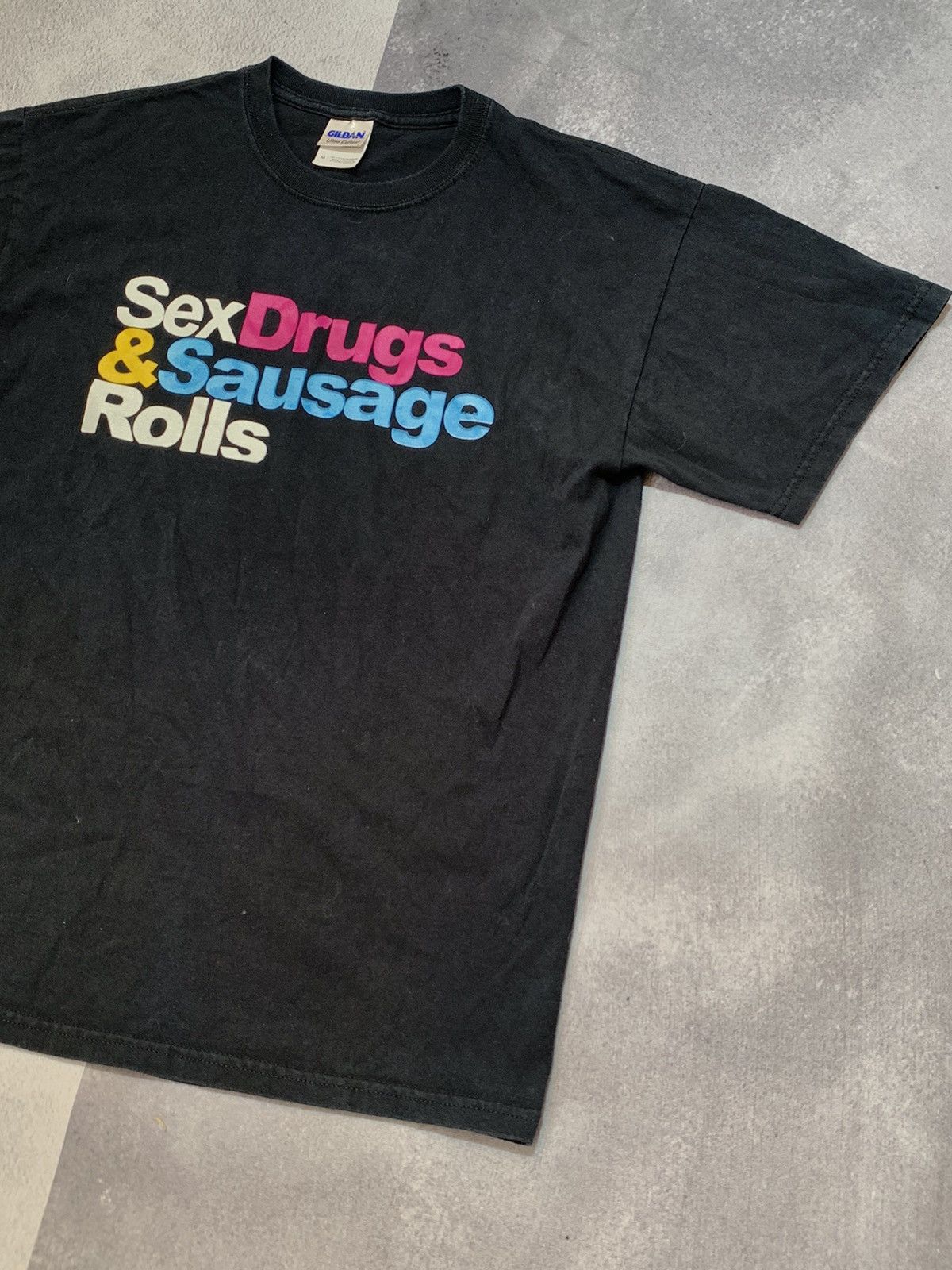 Vintage Vintage Y2K “ Sex Drugs Sausage Rolls “ tee big logo size M Size US M / EU 48-50 / 2 - 2 Thumbnail