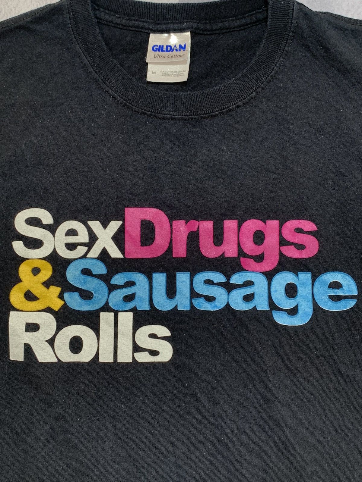 Vintage Vintage Y2K “ Sex Drugs Sausage Rolls “ tee big logo size M Size US M / EU 48-50 / 2 - 3 Thumbnail