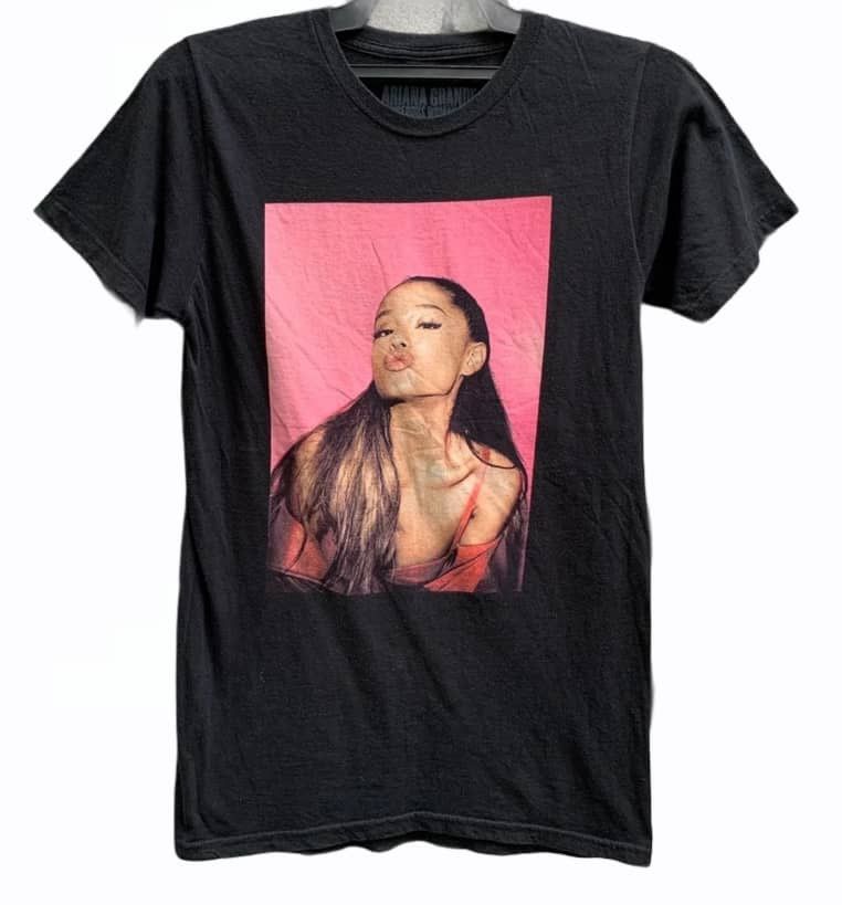 🔥🔥 Ariana Grande Dangerous Woman Tour T Shirt