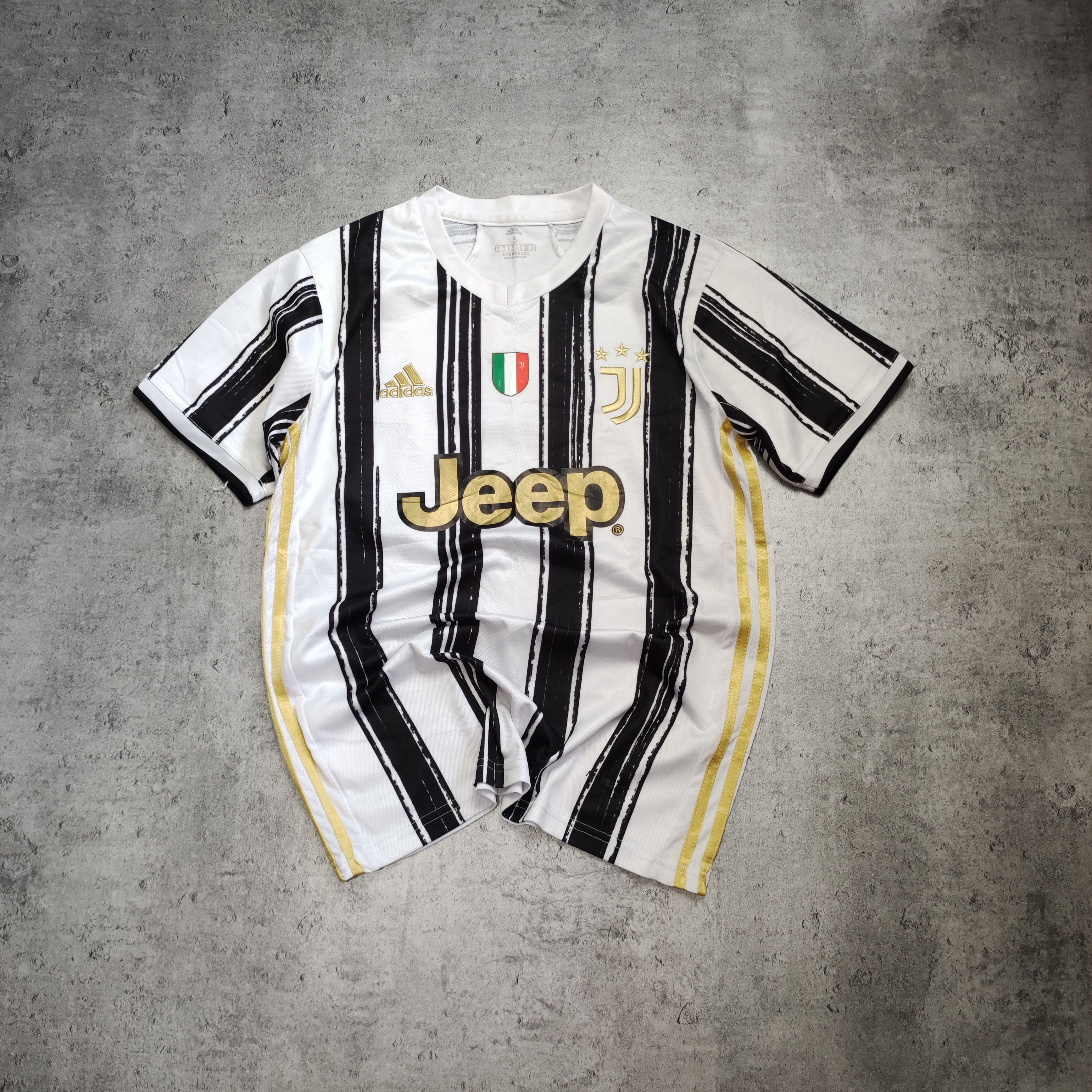 Adidas RARE Juventus FC 2020 Home 7 Cristiano Ronaldo Jersey Size US S / EU 44-46 / 1 - 2 Thumbnail