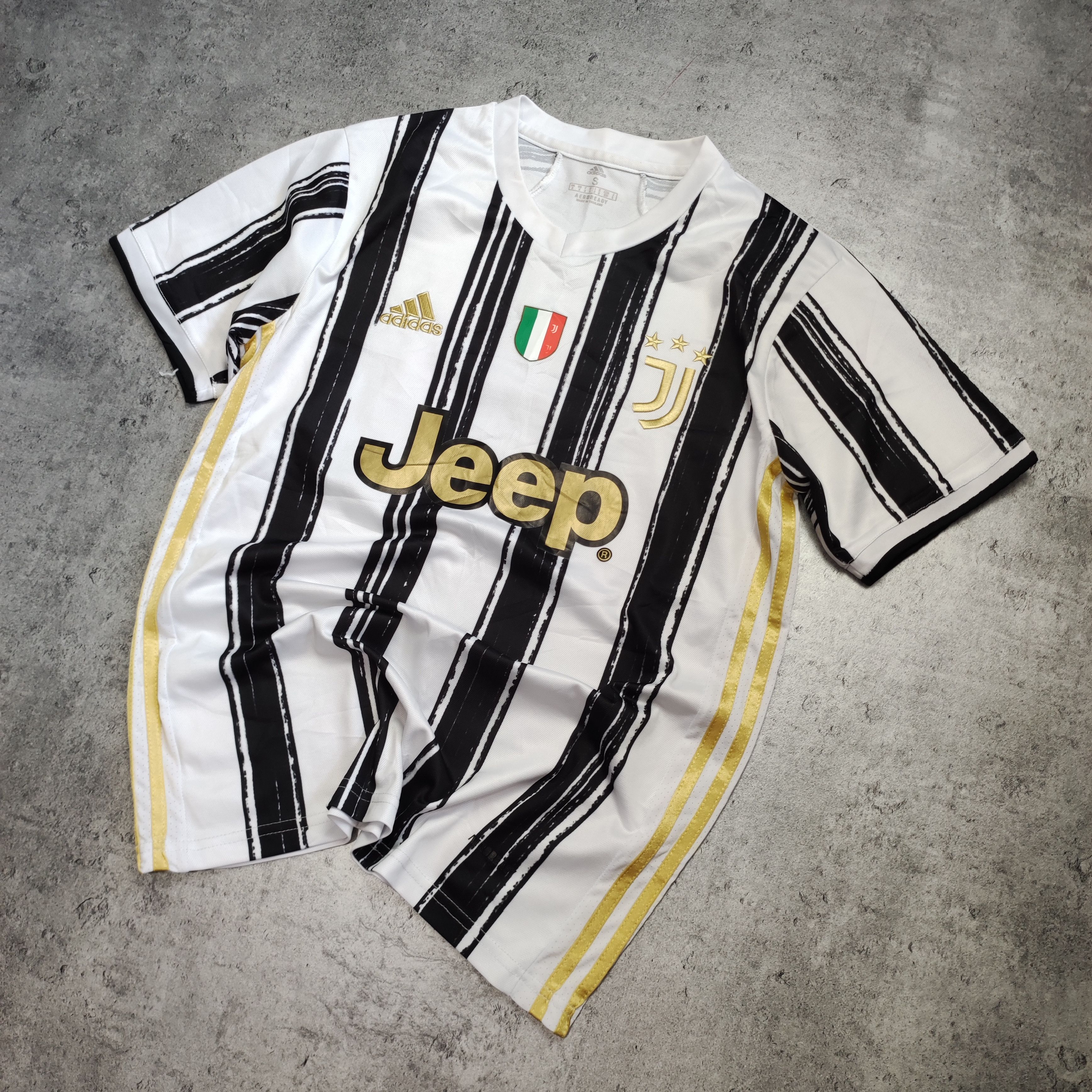 Adidas RARE Juventus FC 2020 Home 7 Cristiano Ronaldo Jersey Size US S / EU 44-46 / 1 - 4 Thumbnail