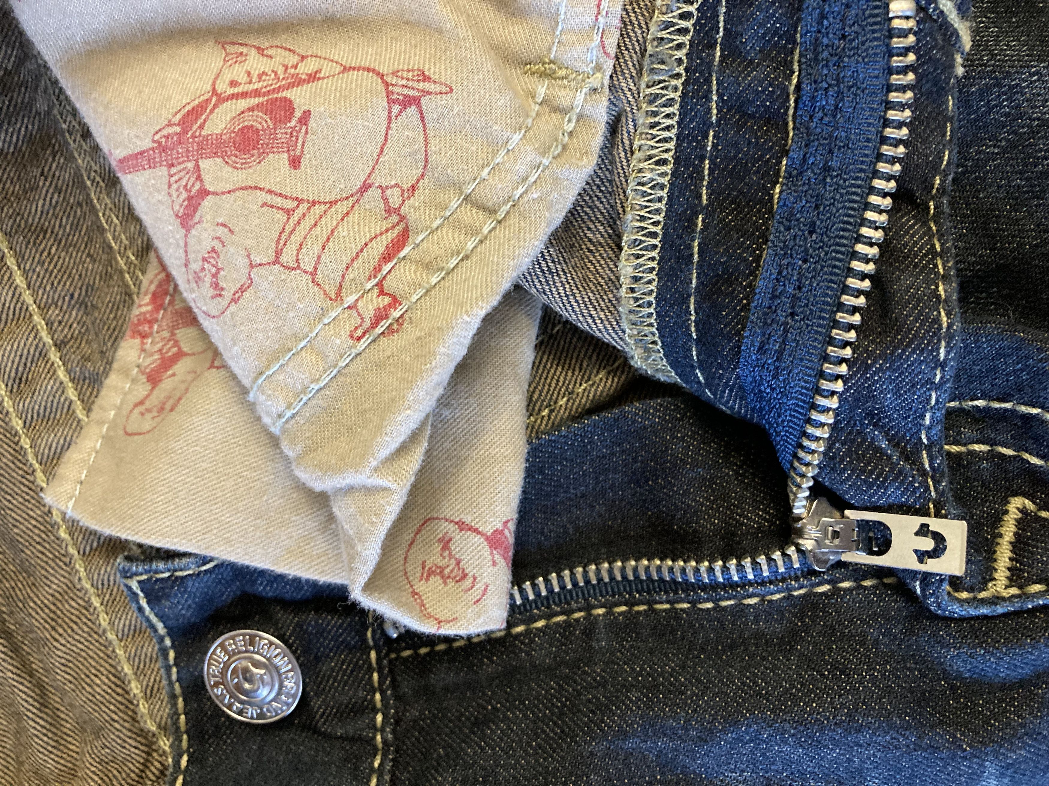 True Religion True Religion Distressed Jeans Size US 33 - 7 Thumbnail