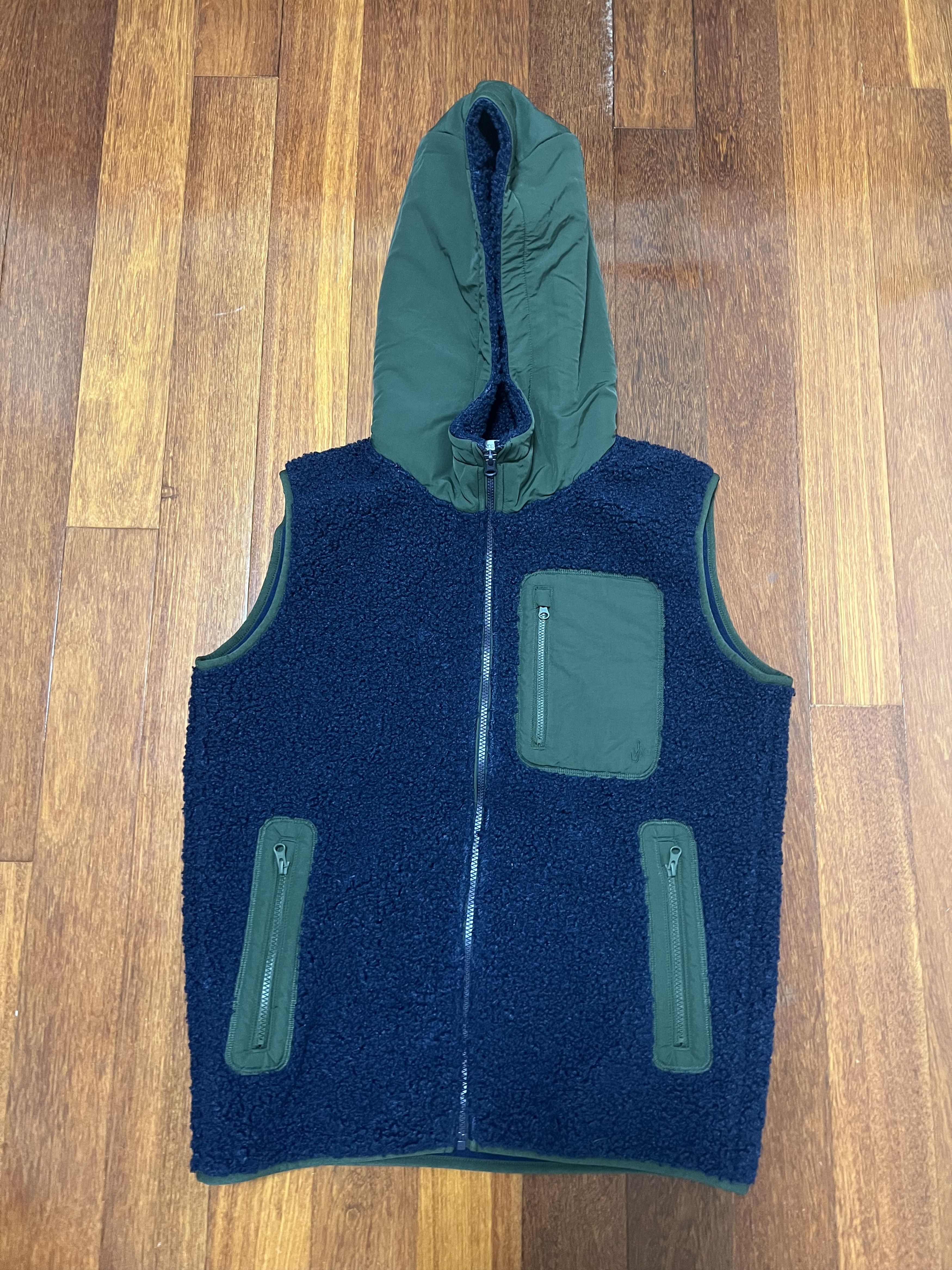 JW Anderson × Uniqlo 💚 JW Anderson x Uniqlo Hooded Fleece Vest Navy Medium Size US M / EU 48-50 / 2 - 1 Thumbnail