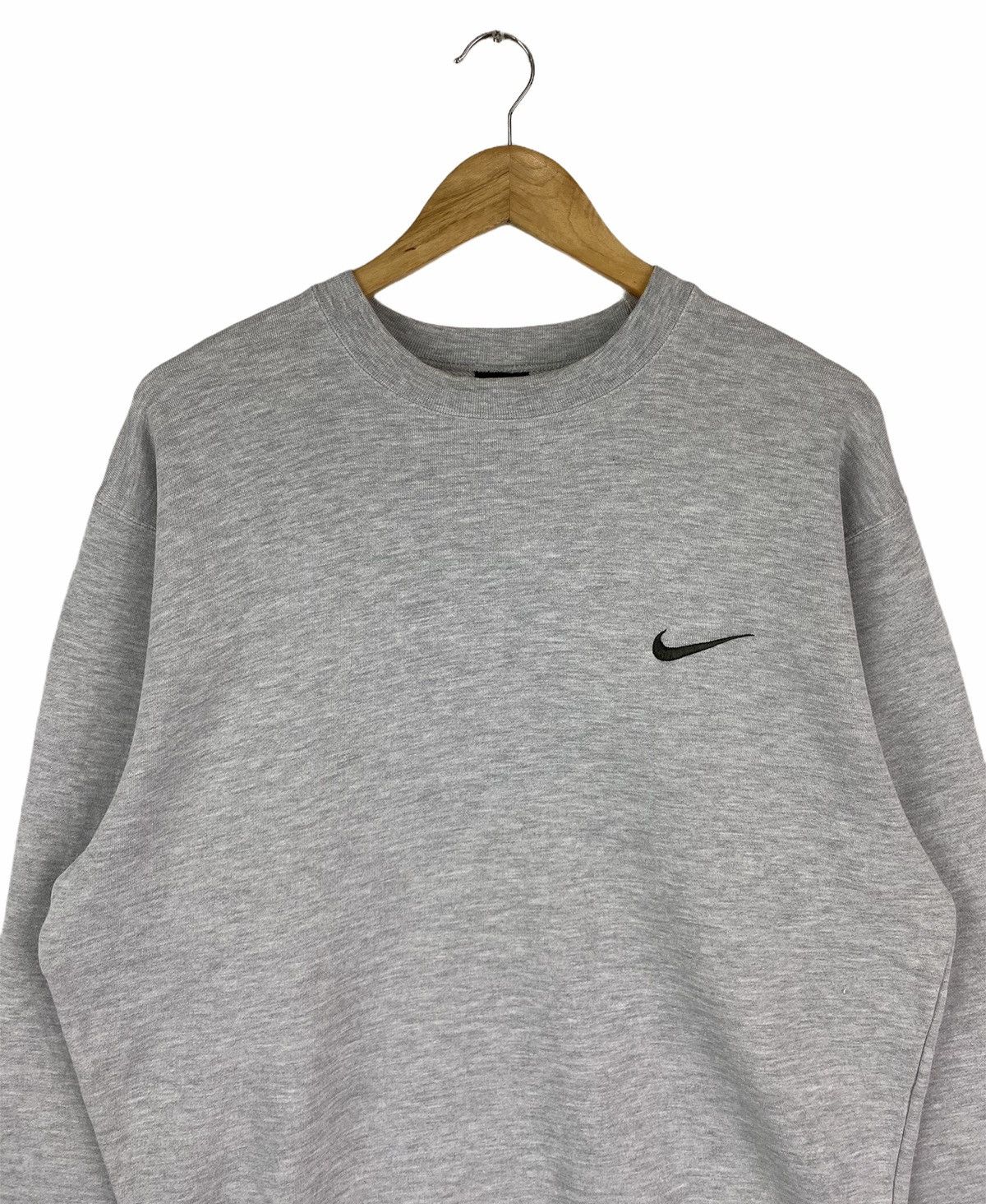 Nike × Vintage VINTAGE NIKE SWOOSH SMALL LOGO SPORTSWEAR SWEATSHIRT JUMPER Size US L / EU 52-54 / 3 - 3 Thumbnail