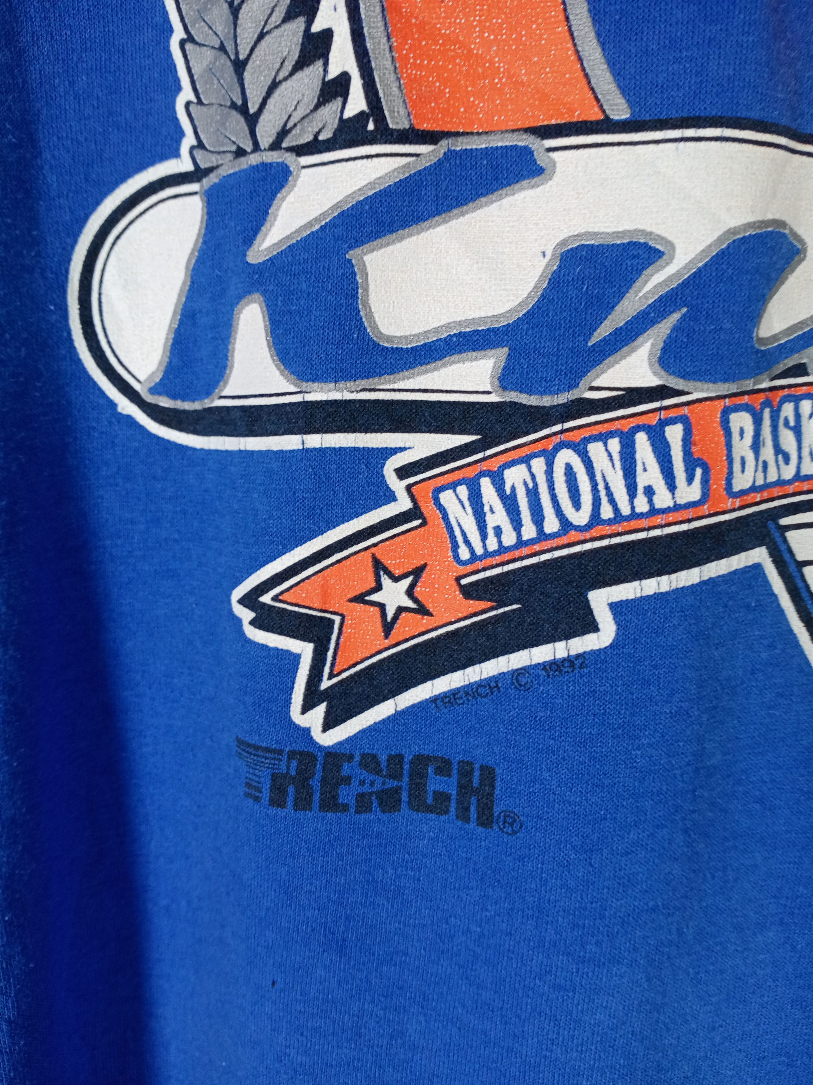 NBA Vintage 1992 New York Knicks Big Logo Tshirt Size US L / EU 52-54 / 3 - 5 Thumbnail