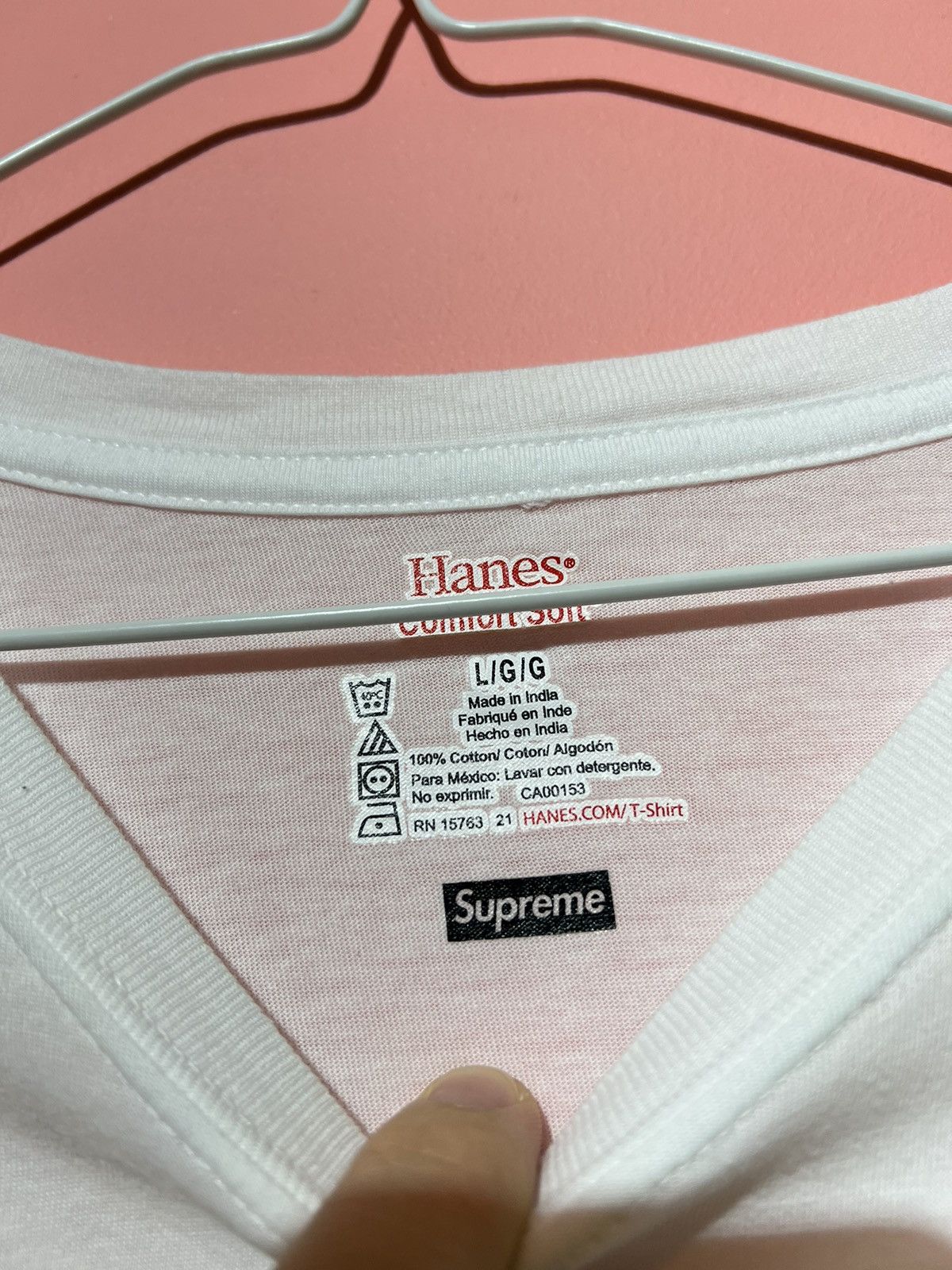 Hanes × Supreme Supreme x hanes tee t-shirt streetwear Size US L / EU 52-54 / 3 - 3 Thumbnail